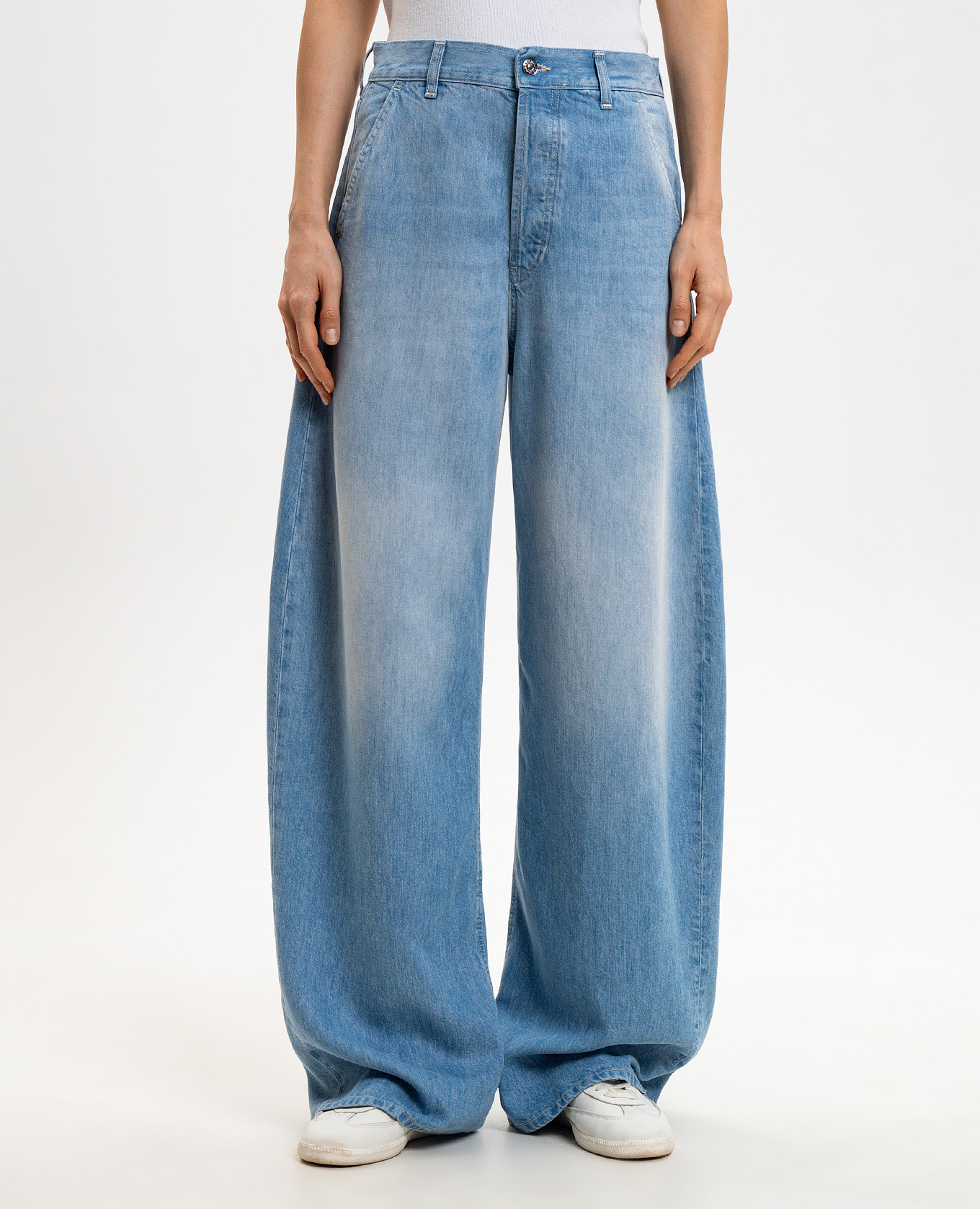 Blue Alek jeans with patch Dondup, Light blue
Blue Alek jeans with patch Dondup, Light blue