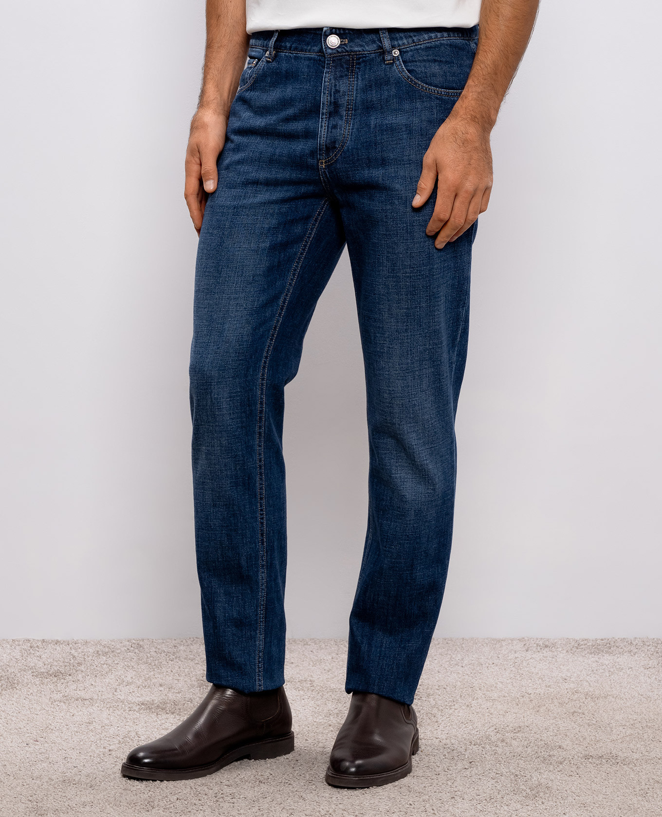 Blue jeans with logo patch Brunello Cucinelli
Blue jeans with logo patch Brunello Cucinelli