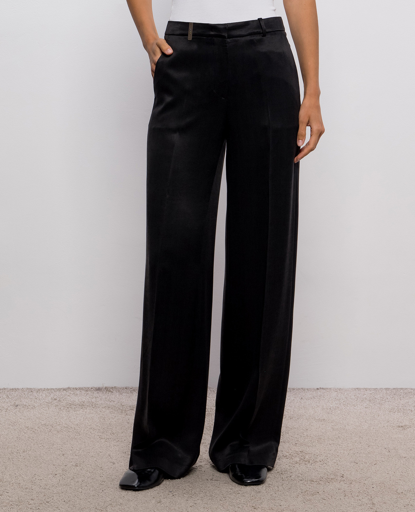 Black pants with brand patch Peserico
Black pants with brand patch Peserico