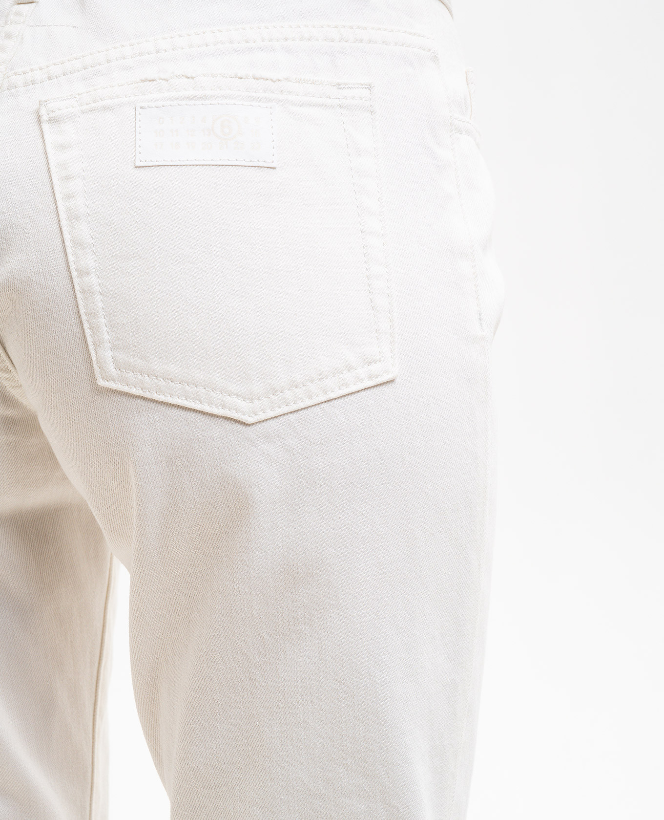White jeans with logo patch Maison Margiela MM6
White jeans with logo patch Maison Margiela MM6