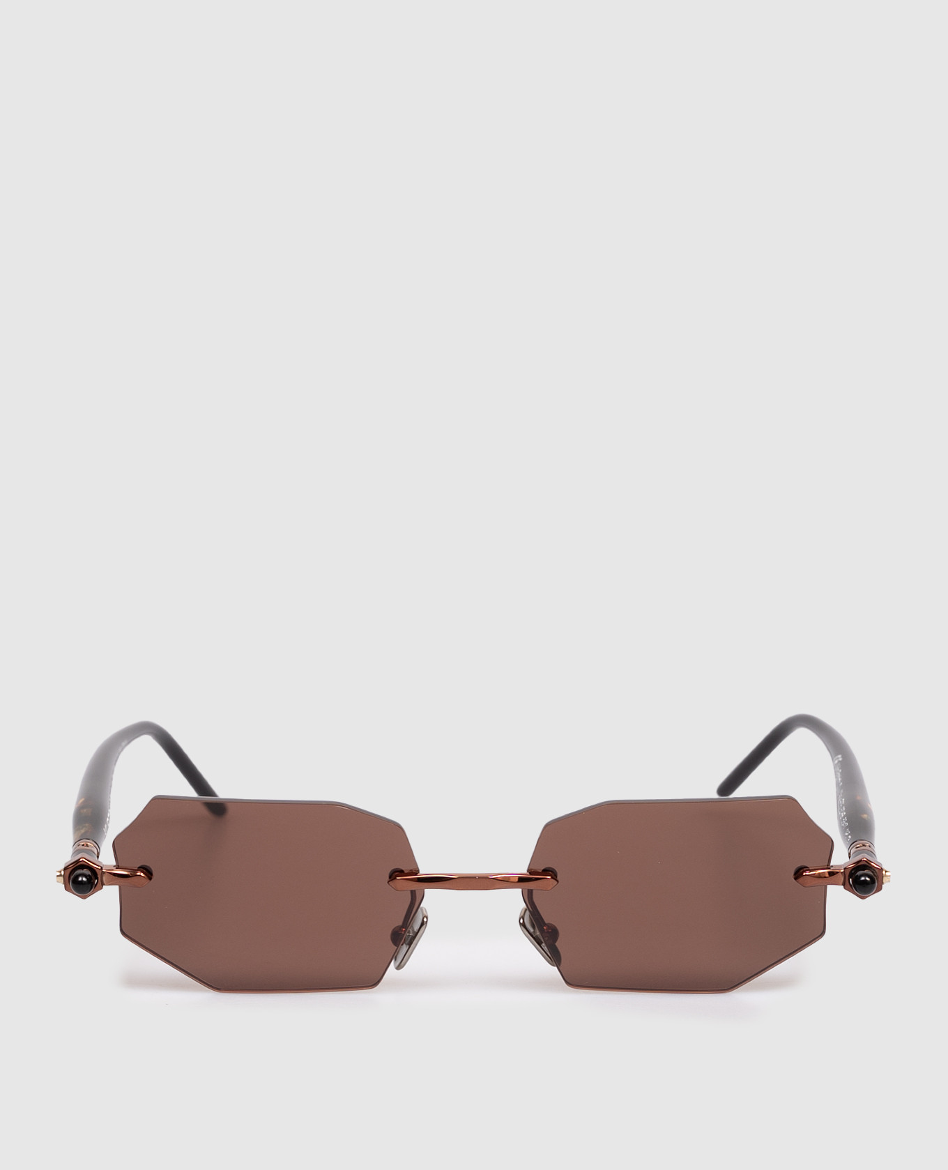Brown sunglasses P63 Kuboraum
Brown sunglasses P63 Kuboraum