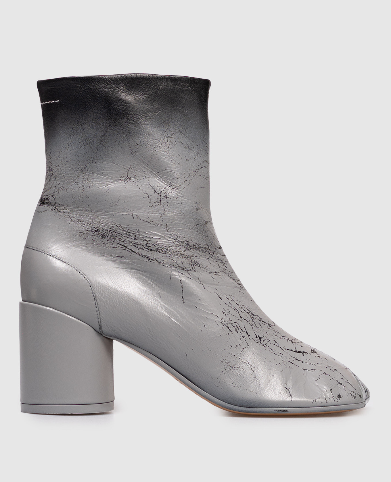 Grey leather ankle boots with craquelure effect Maison Margiela MM6
Grey leather ankle boots with craquelure effect Maison Margiela MM6