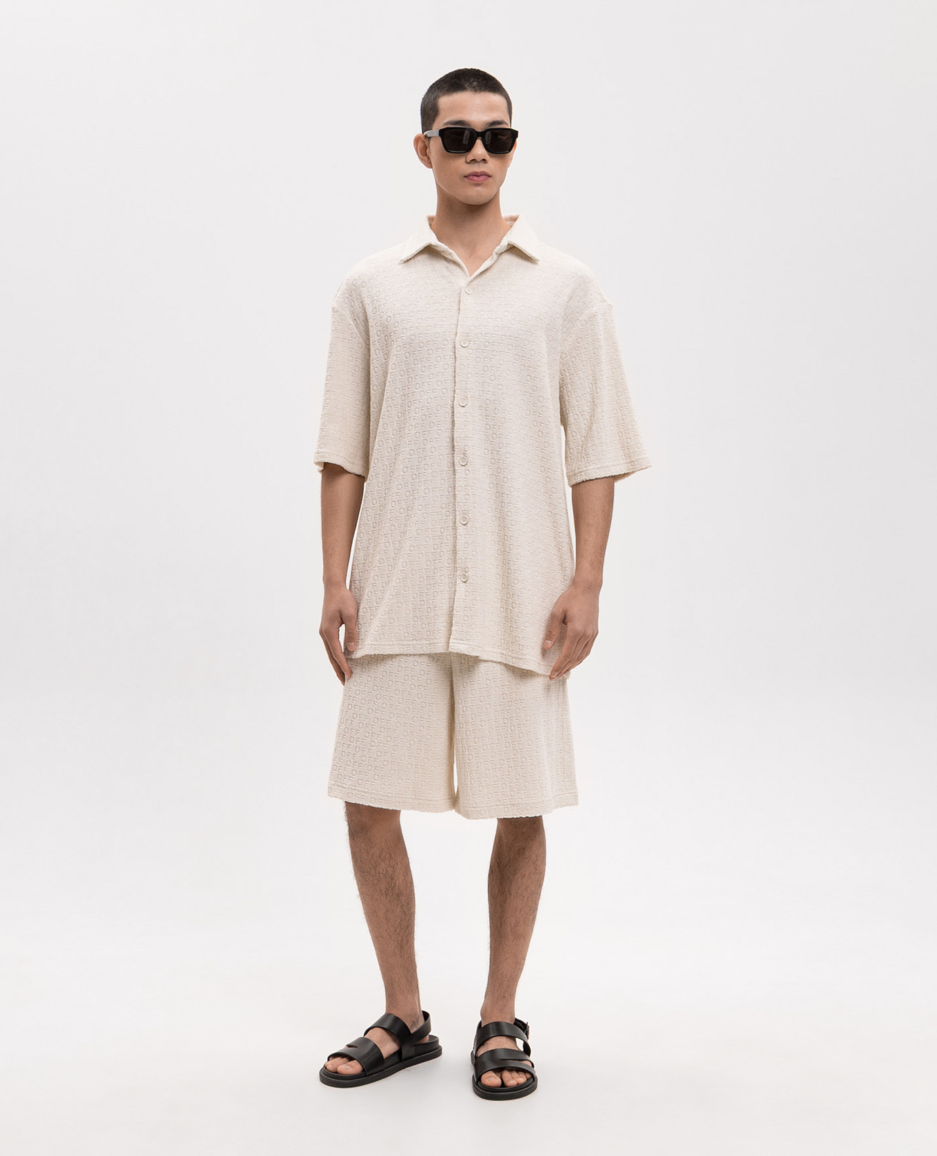 Beige shorts with OFF logo pattern Off-White
Beige shorts with OFF logo pattern Off-White