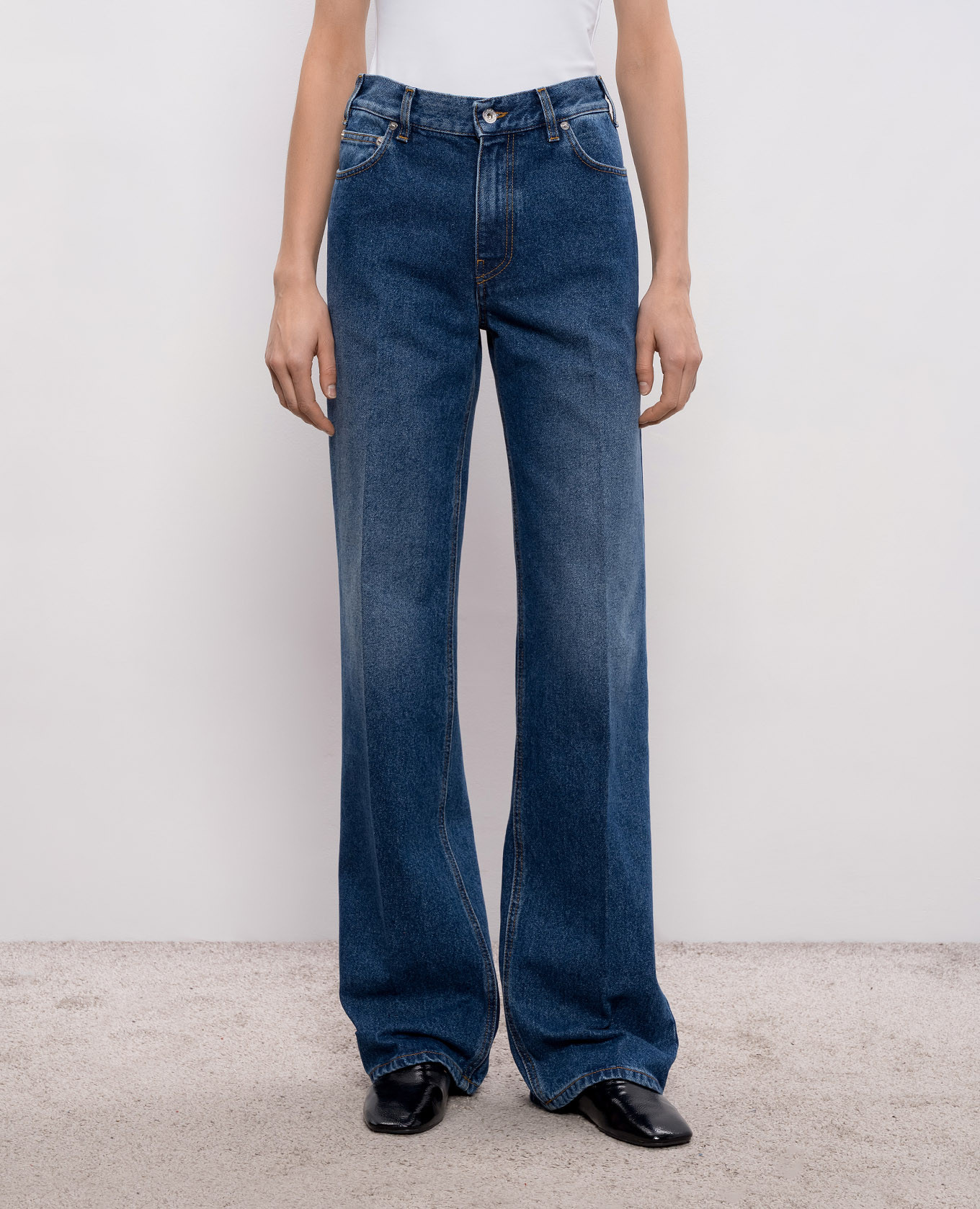 Blue jeans with logo patch Thierry Mugler
Blue jeans with logo patch Thierry Mugler