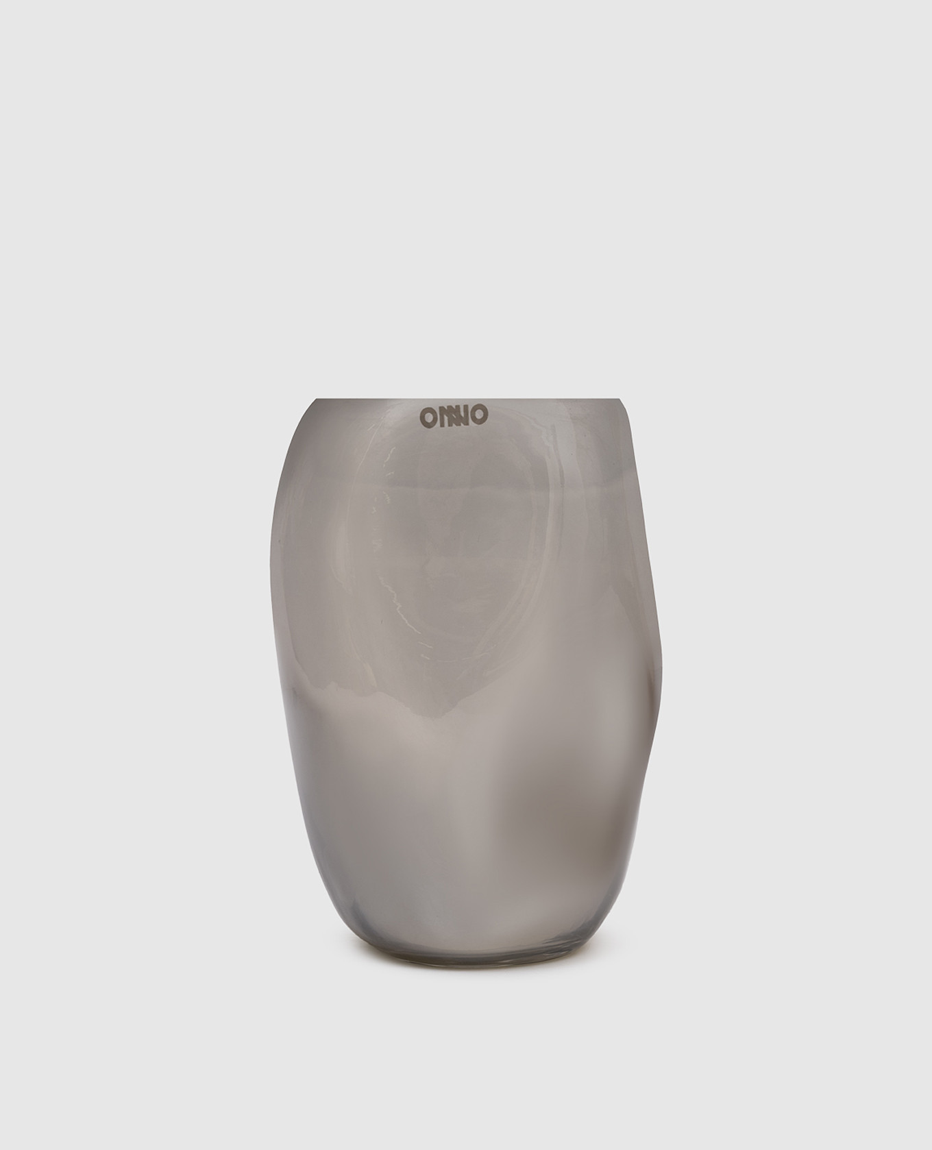 Cape Smoked Grey candle with Muse scent in a glass candle holder Onno, Silver
Cape Smoked Grey candle with Muse scent in a glass candle holder Onno, Silver