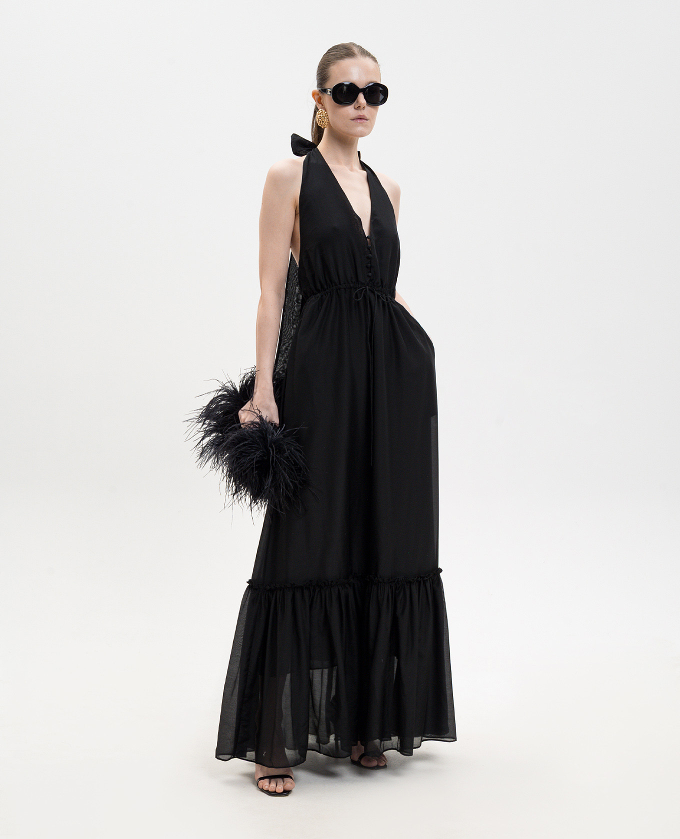 Black silk dress with open back Jacob Lee
Black silk dress with open back Jacob Lee
