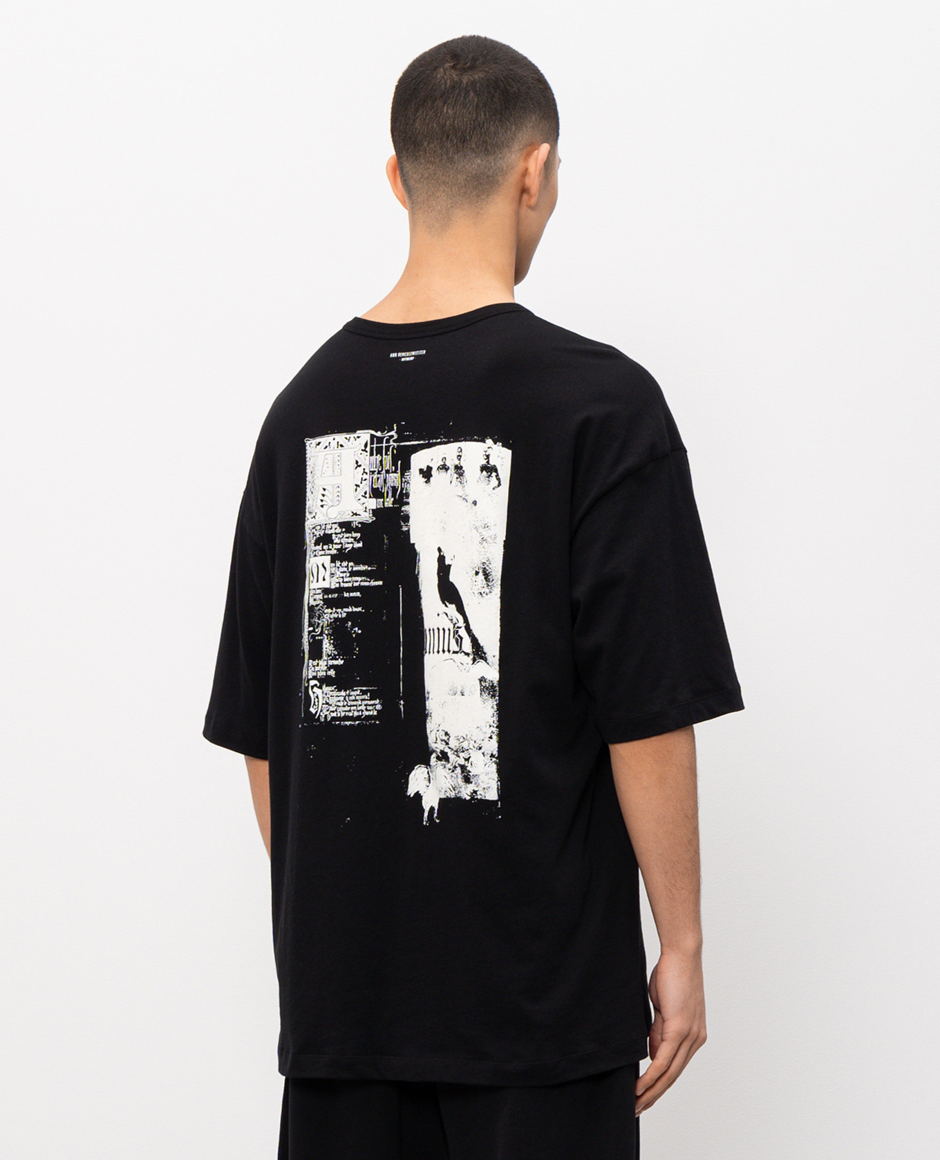 Dieter black t-shirt Ann Demeulemeester
Dieter black t-shirt Ann Demeulemeester