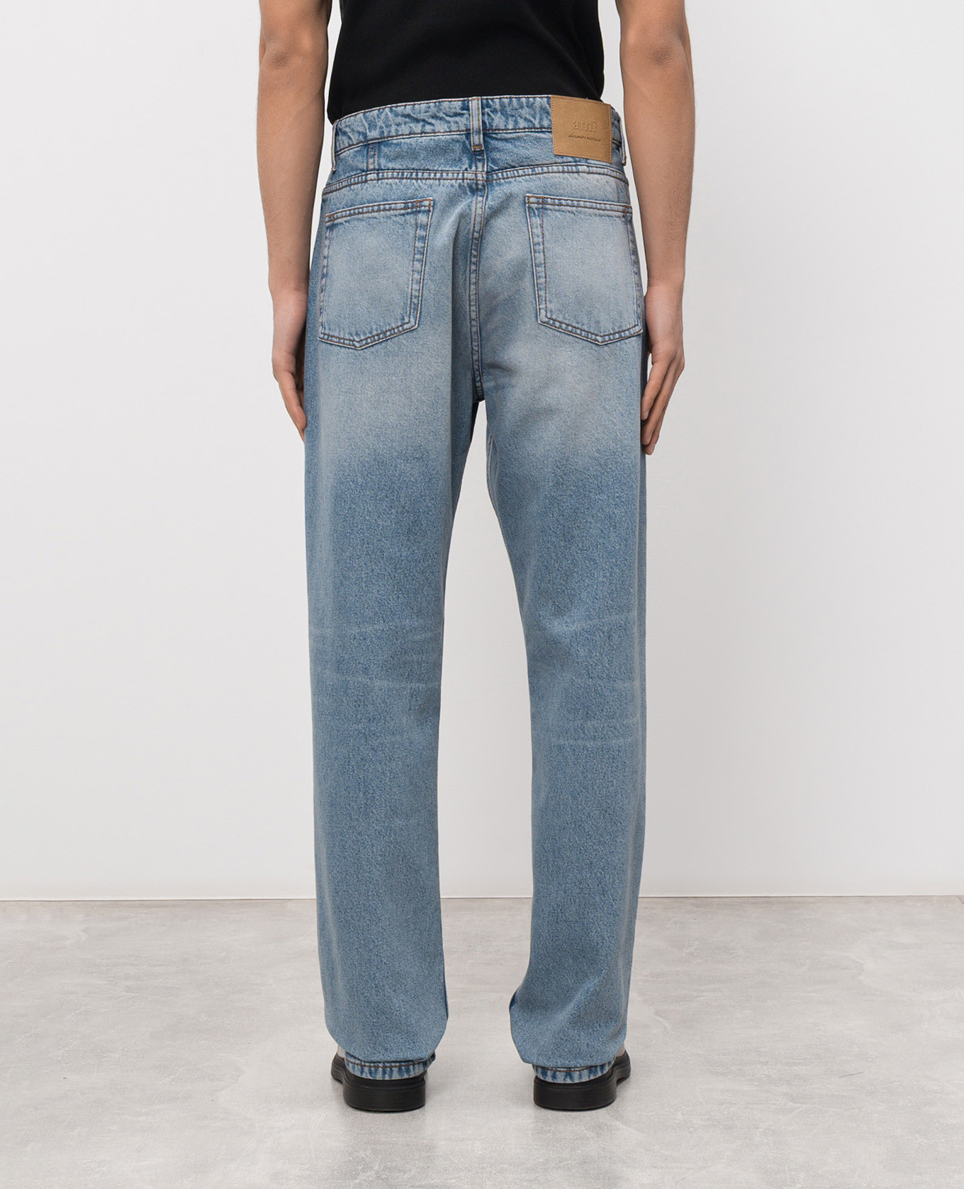 Blue jeans with logo patch Ami Paris
Blue jeans with logo patch Ami Paris