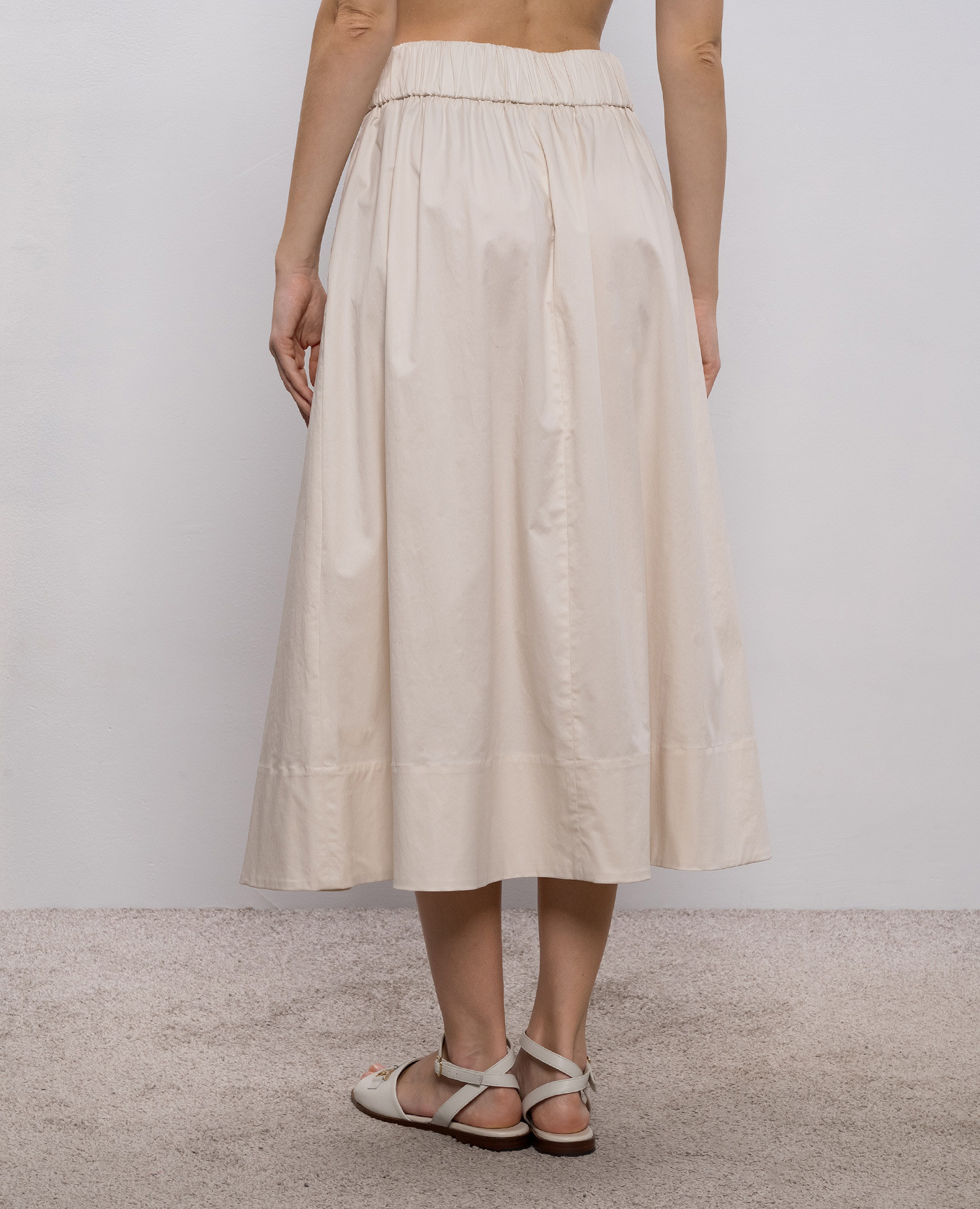 Beige midi skirt with monil chain Peserico
Beige midi skirt with monil chain Peserico