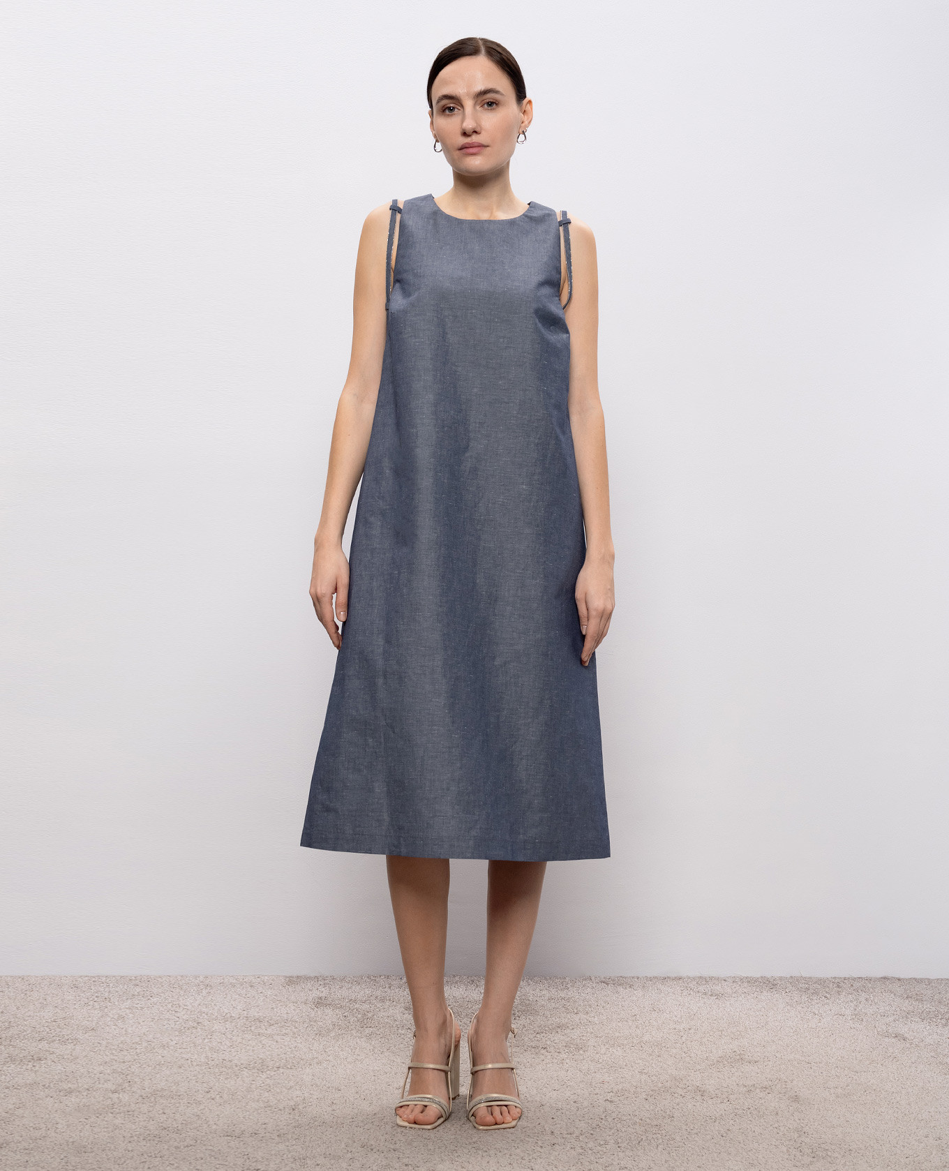 Blue midi dress with monil chain Peserico
Blue midi dress with monil chain Peserico
