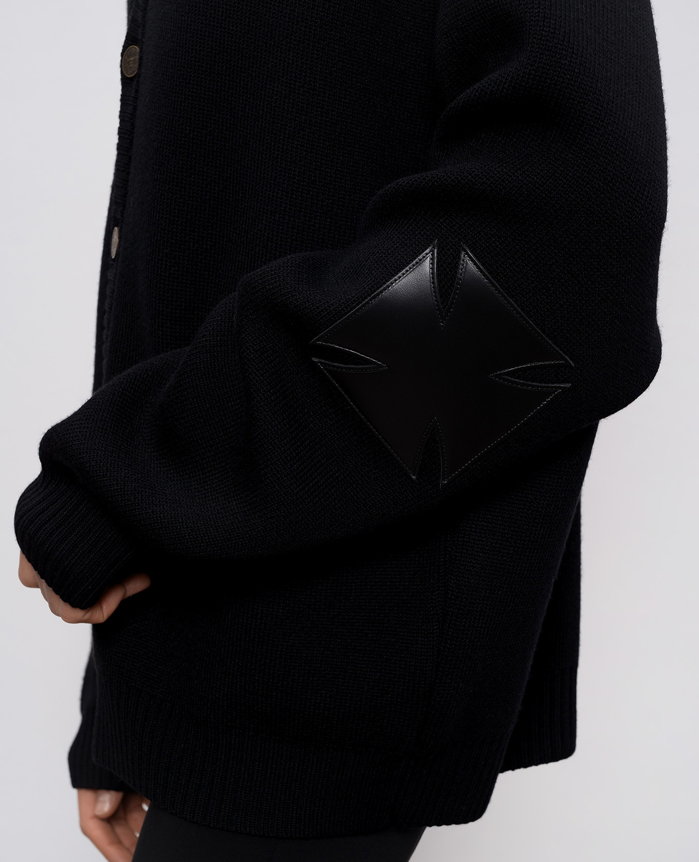 Black merino wool cardigan Vetements
Black merino wool cardigan Vetements