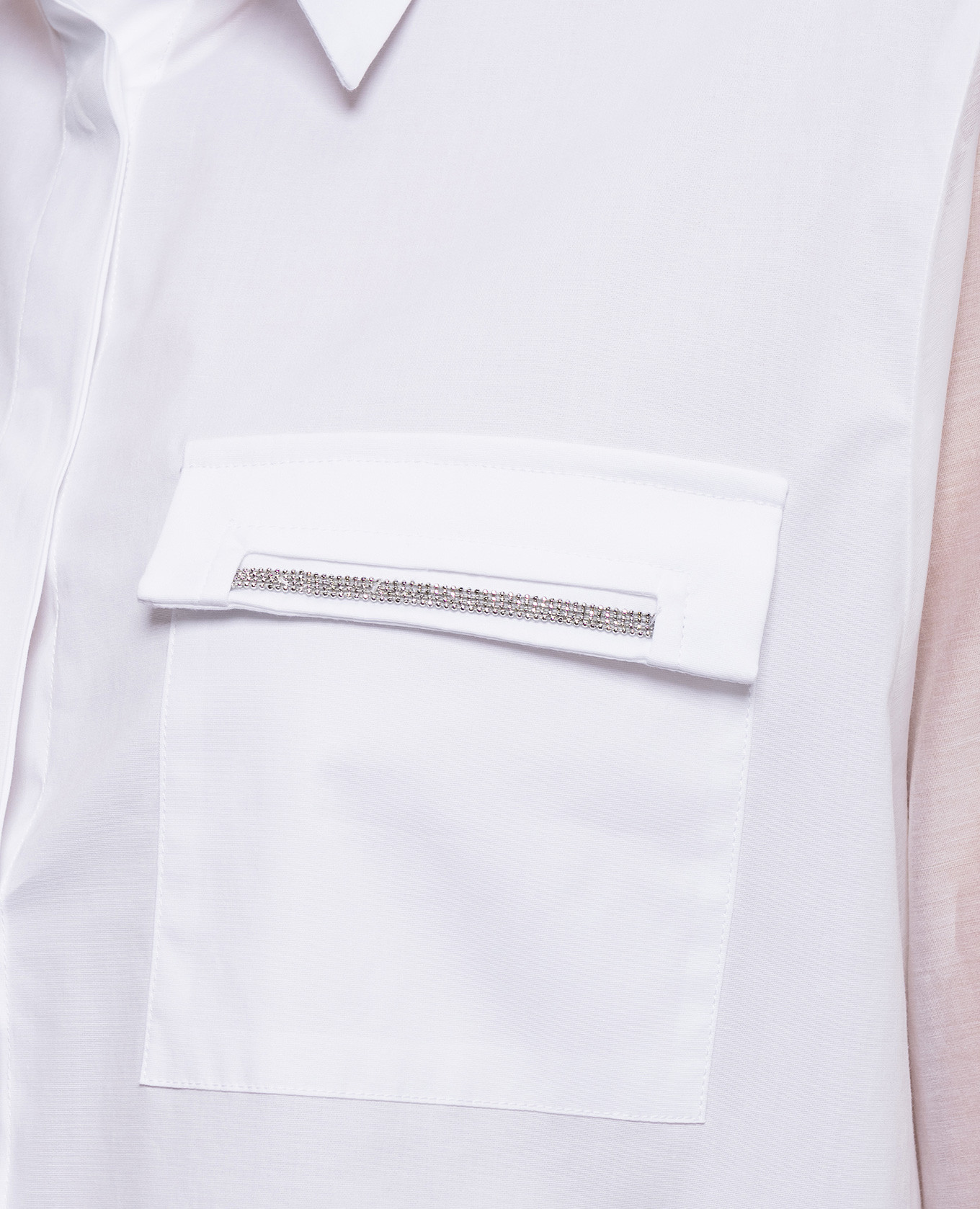 White silk shirt with monil chain Peserico
White silk shirt with monil chain Peserico