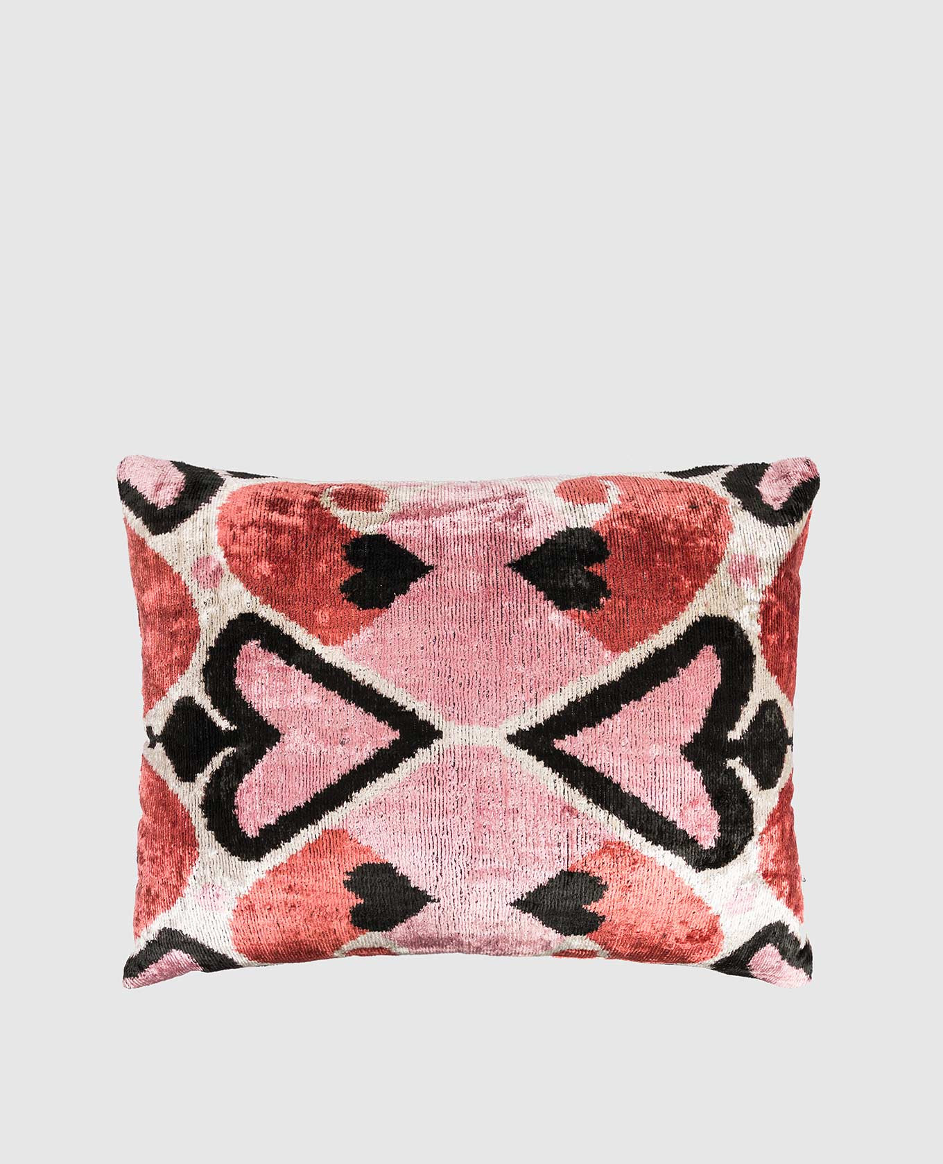 Pink printed silk decorative pillow Les Ottomans
Pink printed silk decorative pillow Les Ottomans