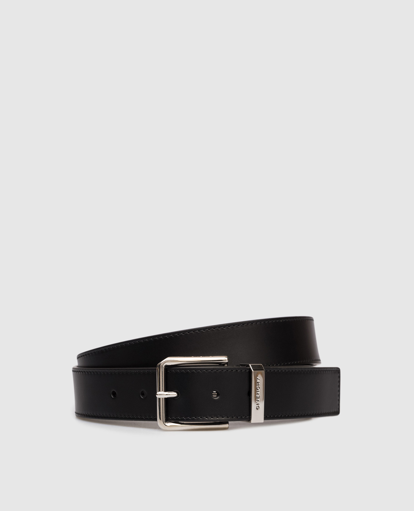 Black leather belt with logo engraving Givenchy
Black leather belt with logo engraving Givenchy