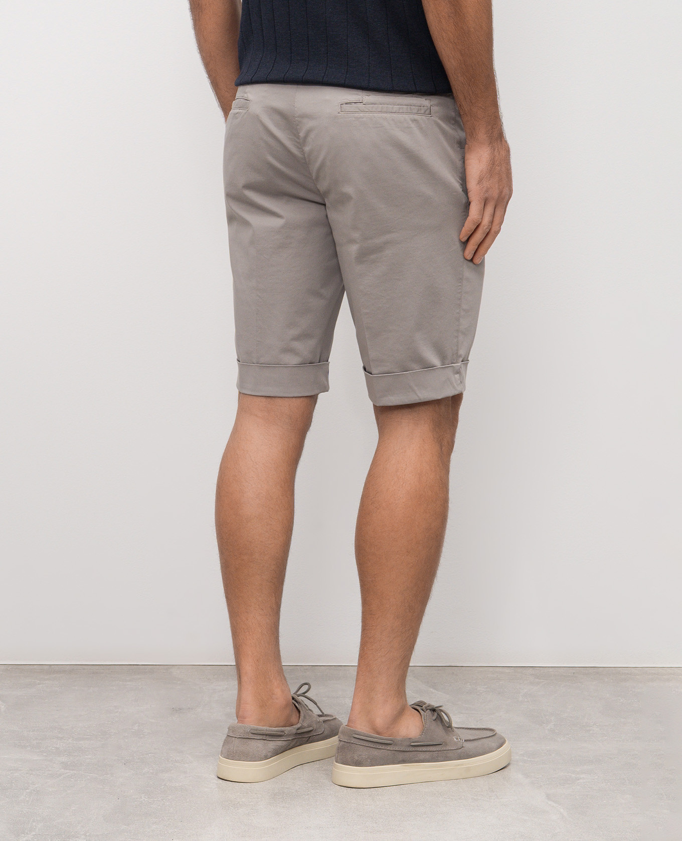 Grey shorts with lapels Enrico Mandelli
Grey shorts with lapels Enrico Mandelli
