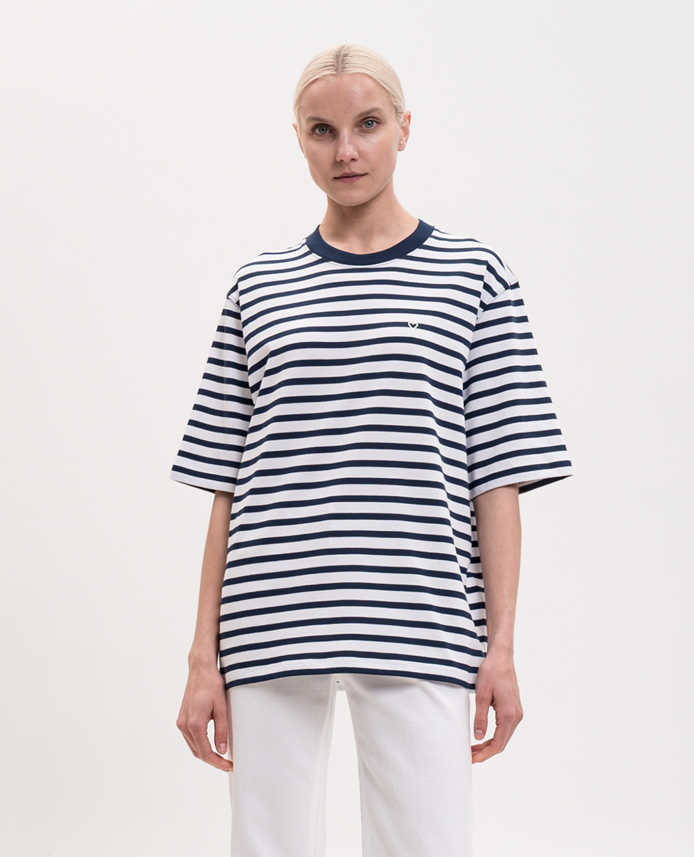 White striped T-shirt with embroidered logo Ami Paris
White striped T-shirt with embroidered logo Ami Paris