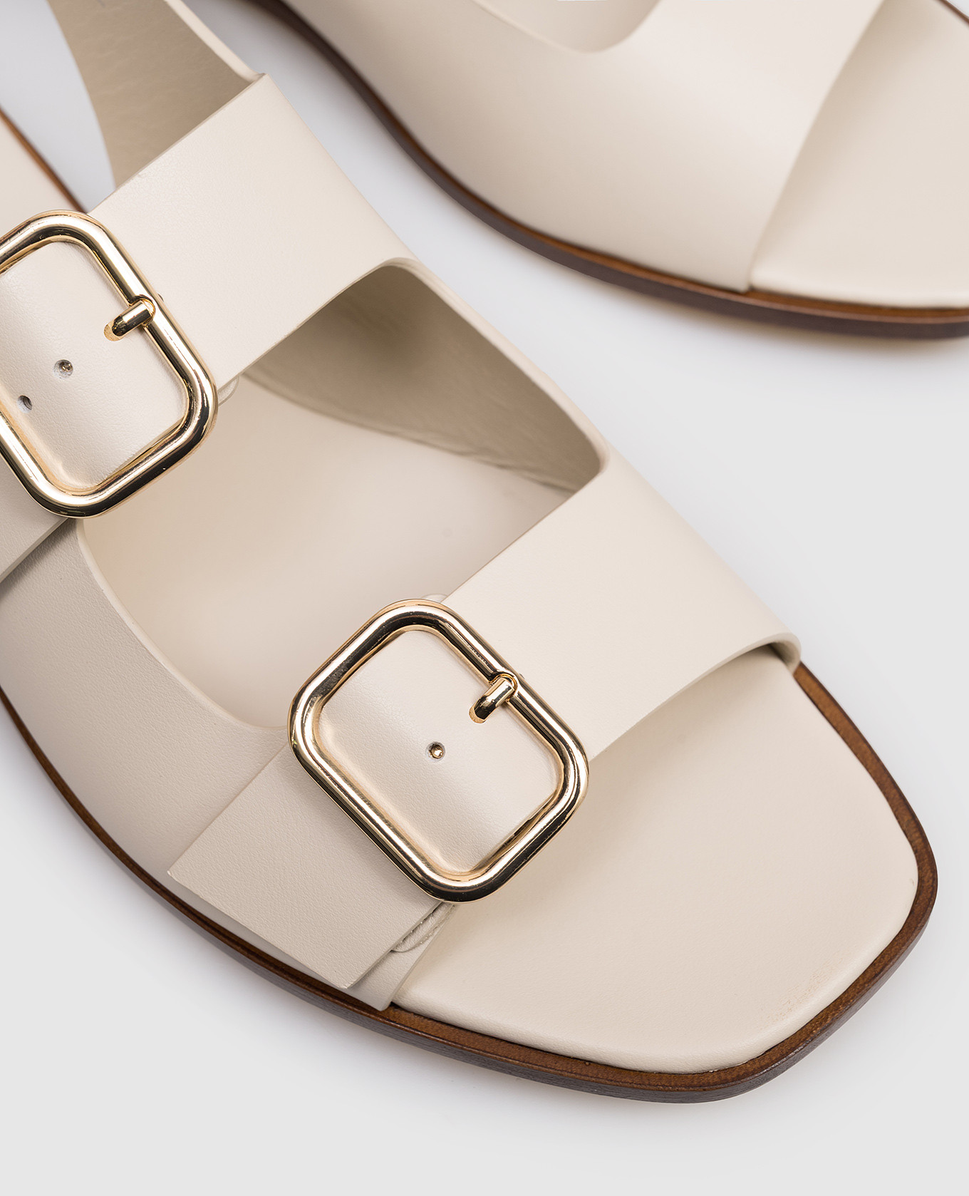 Ivory leather sandals Doucal's, Beige
Ivory leather sandals Doucal's, Beige