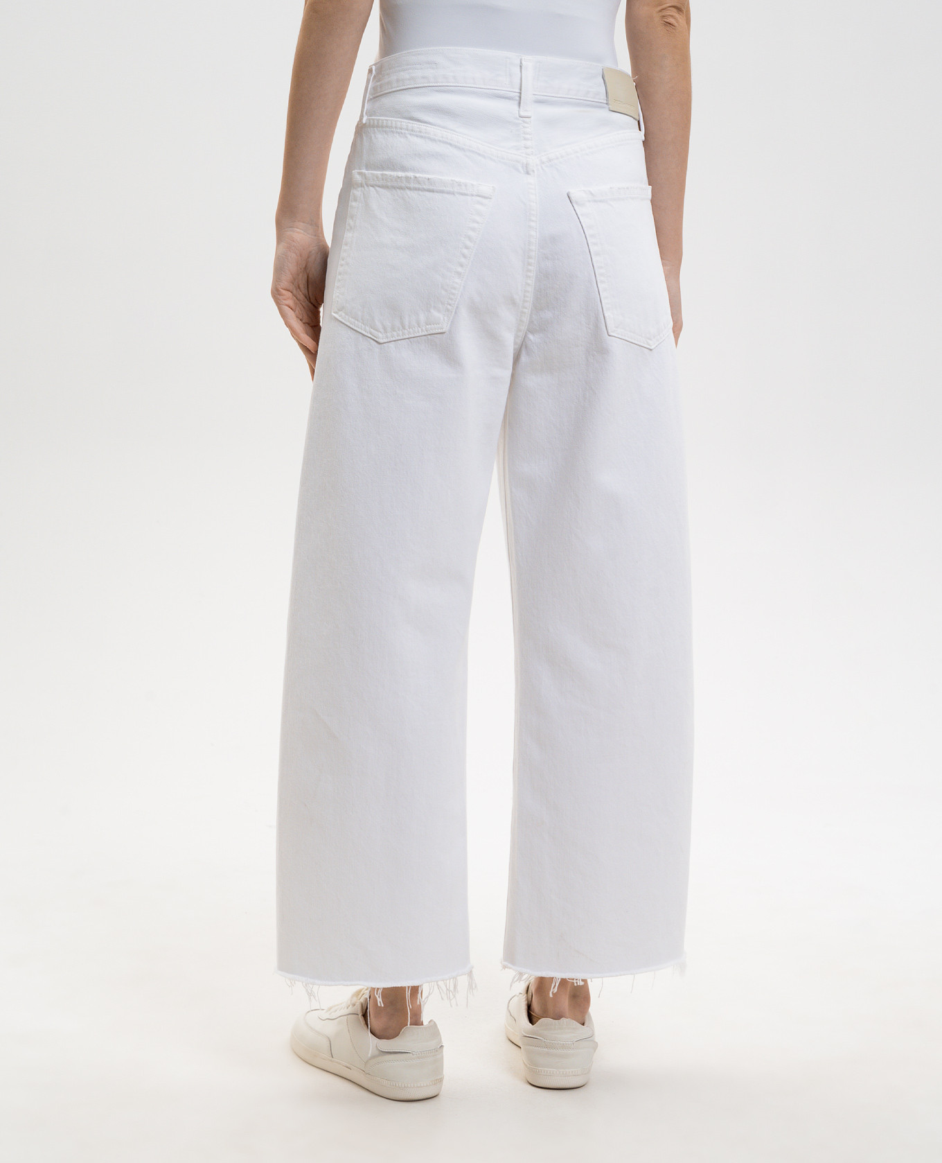 Ayla white jeans with patch CITIZENS OF HUMANITY
Ayla white jeans with patch CITIZENS OF HUMANITY