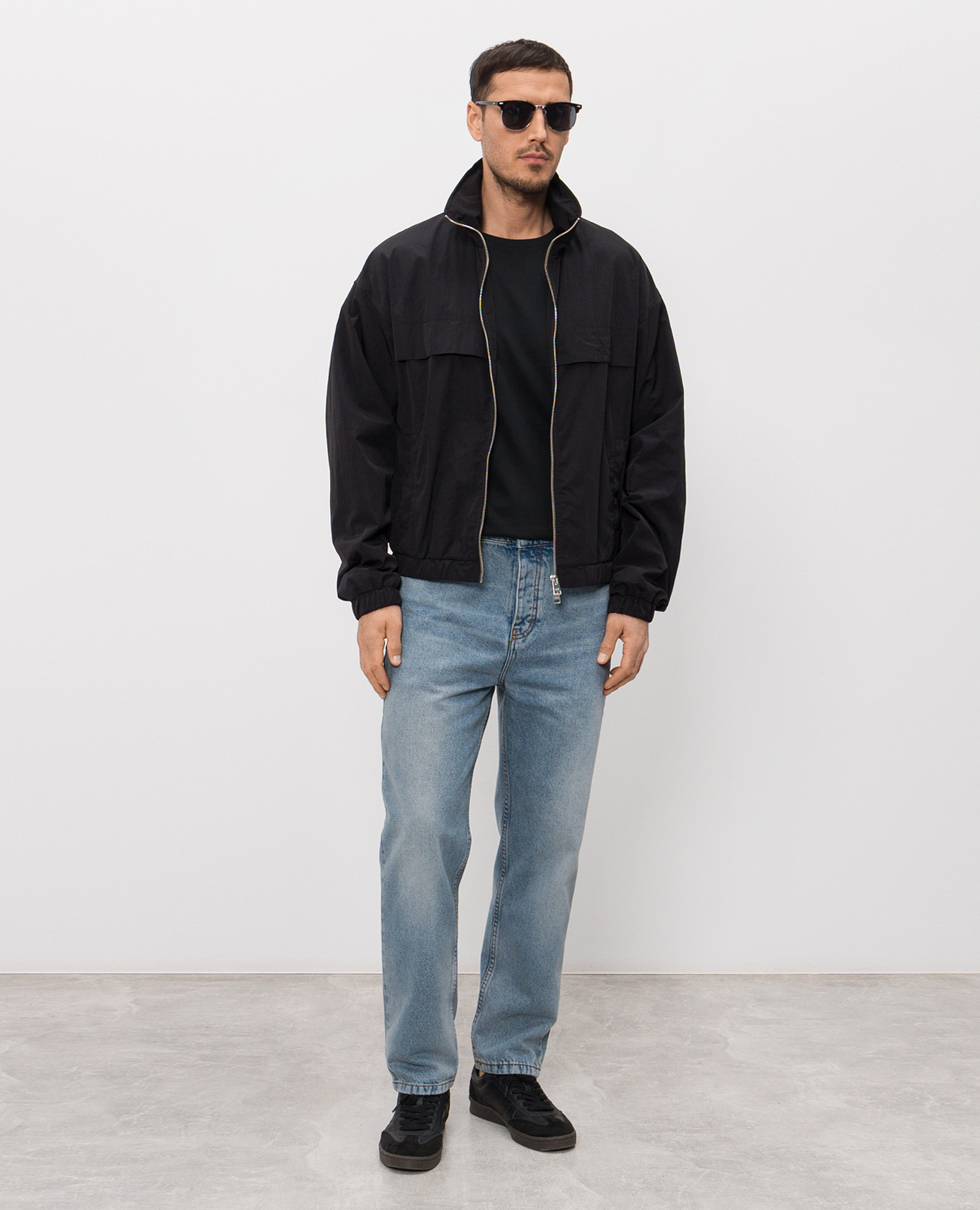 Blue jeans with a worn effect Ami Paris, Light blue
Blue jeans with a worn effect Ami Paris, Light blue
