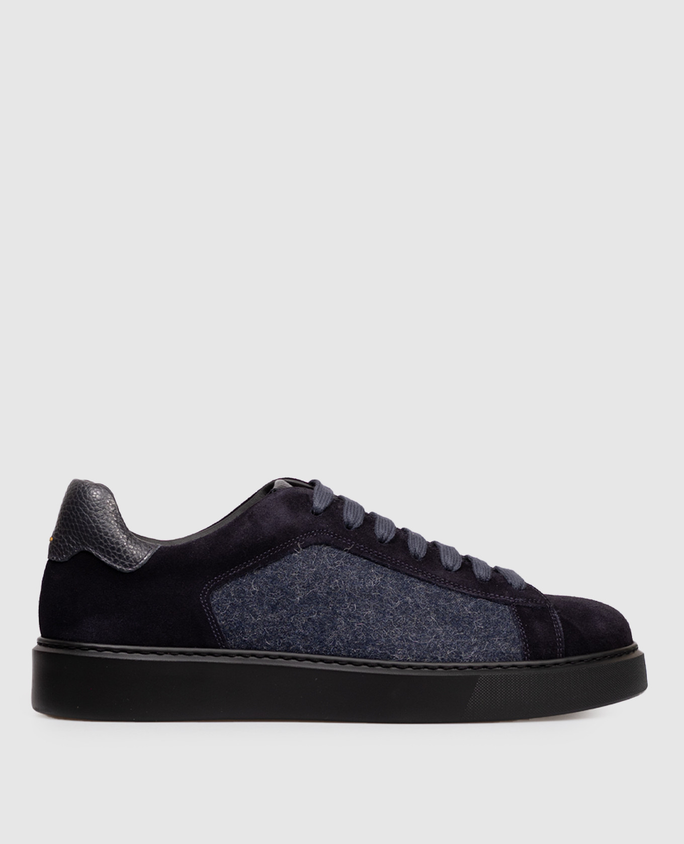 Blue combination sneakers with logo Doucal's
Blue combination sneakers with logo Doucal's