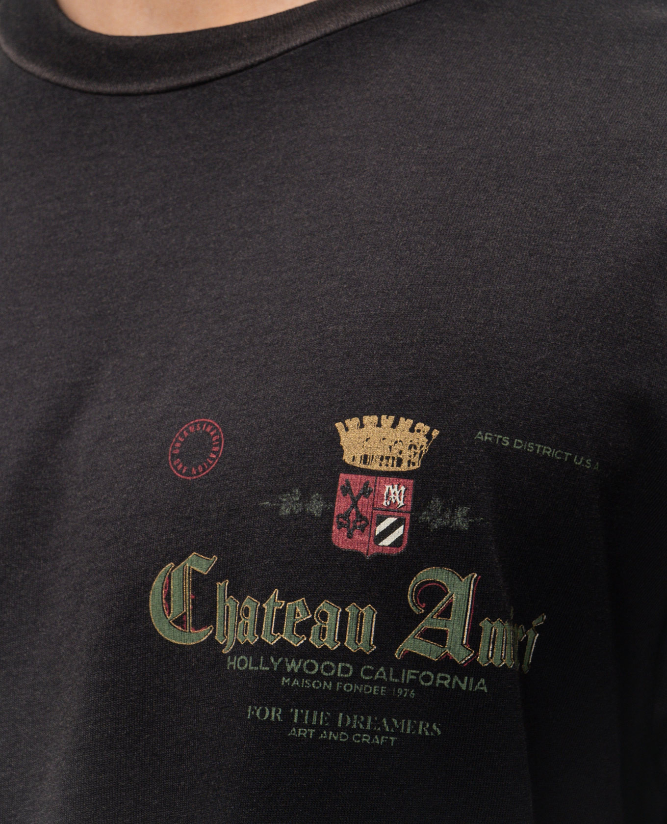 Chateau Crown black t-shirt with vintage effect AMIRI
Chateau Crown black t-shirt with vintage effect AMIRI