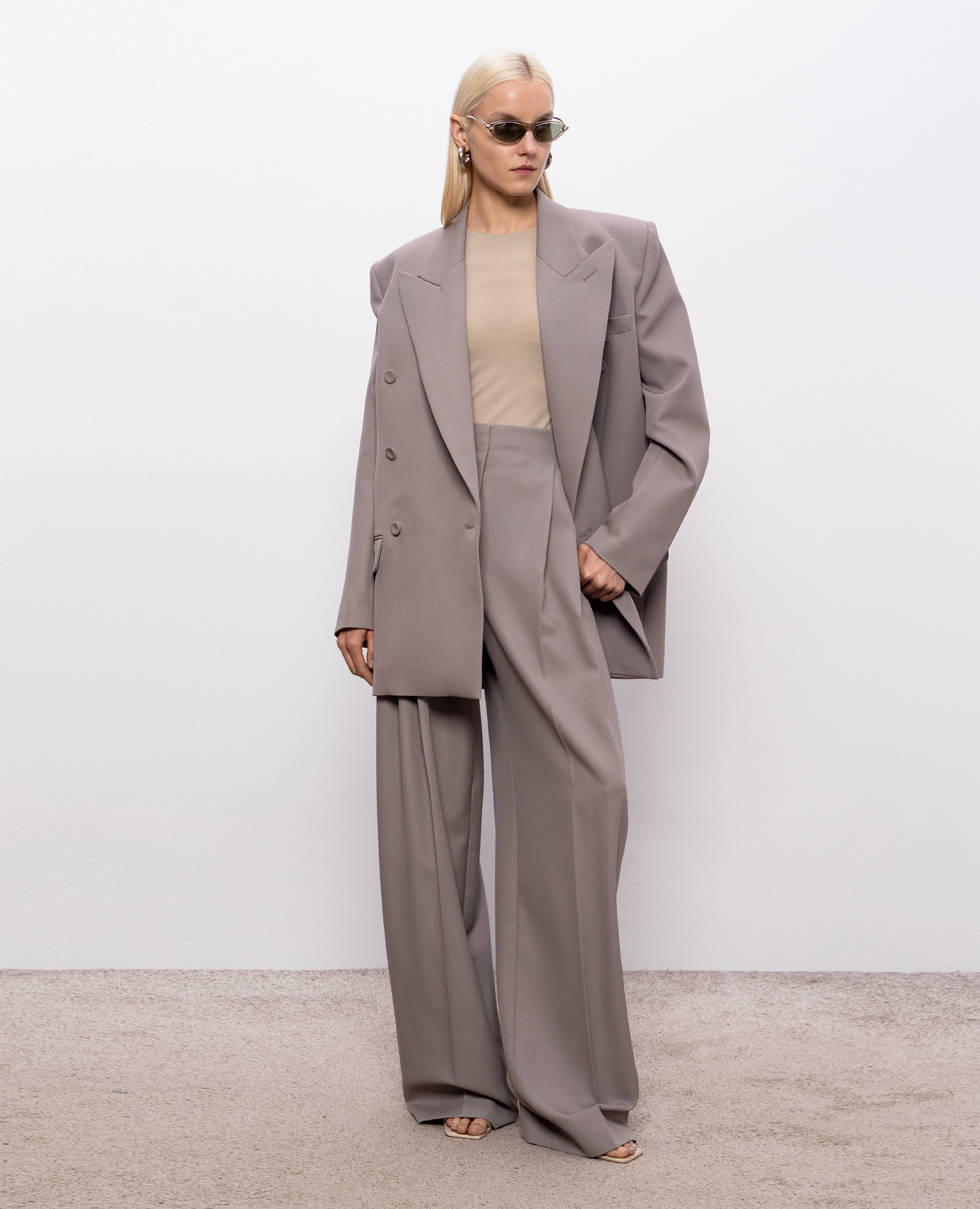 Gray wool palazzo pants Thierry Mugler, Grey
Gray wool palazzo pants Thierry Mugler, Grey