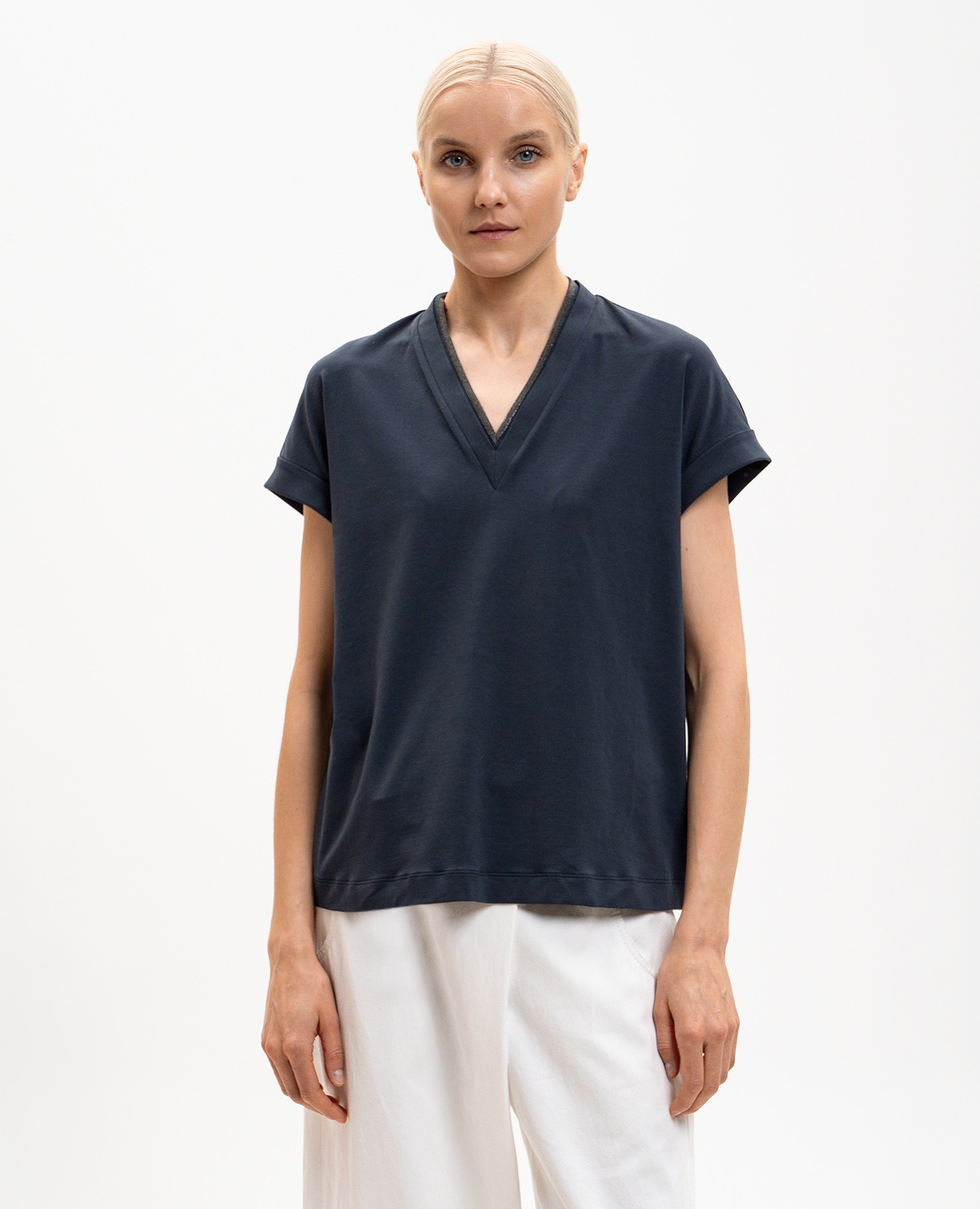 Blue T-shirt with a monil chain Brunello Cucinelli
Blue T-shirt with a monil chain Brunello Cucinelli