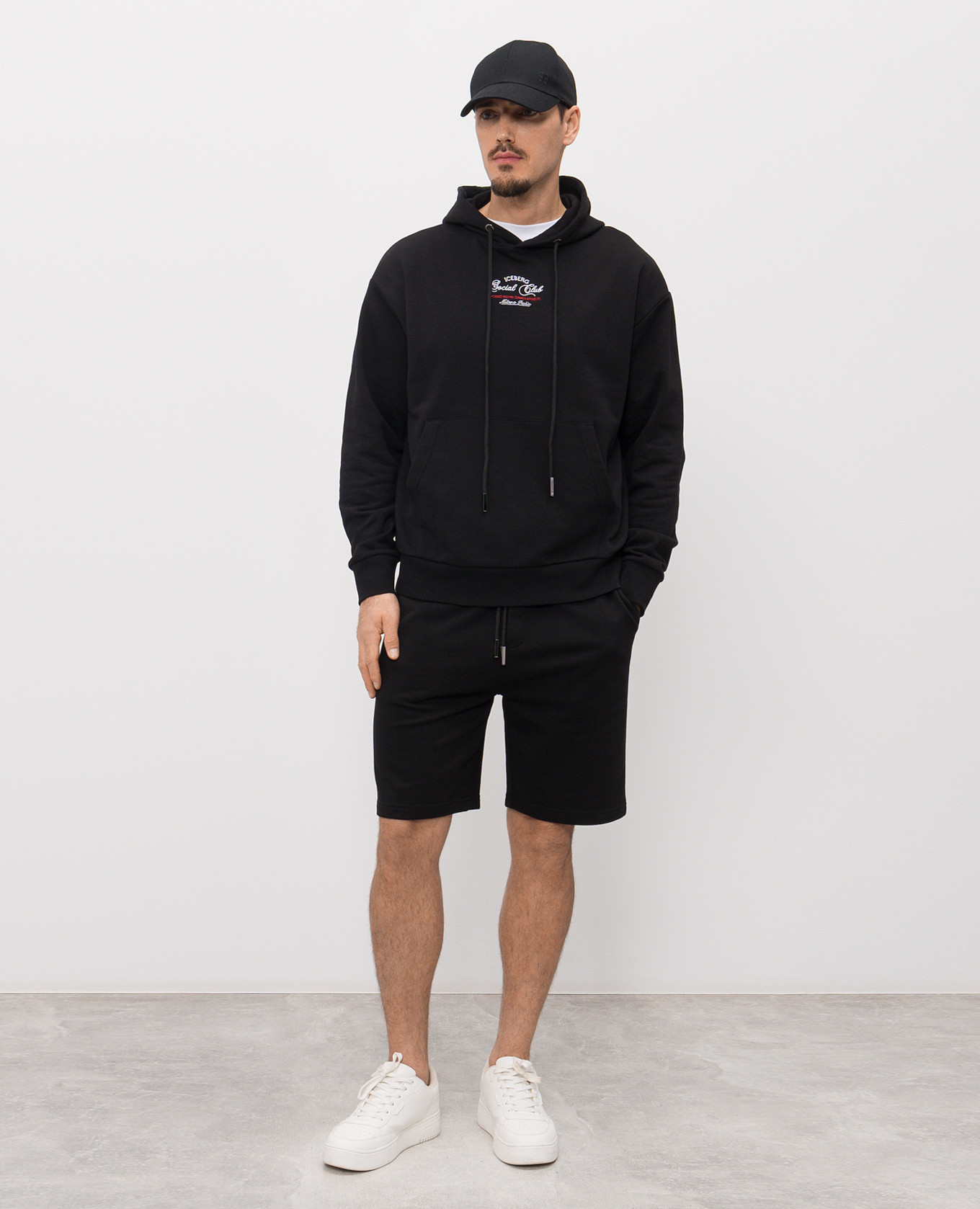 

Black shorts with branded print Iceberg