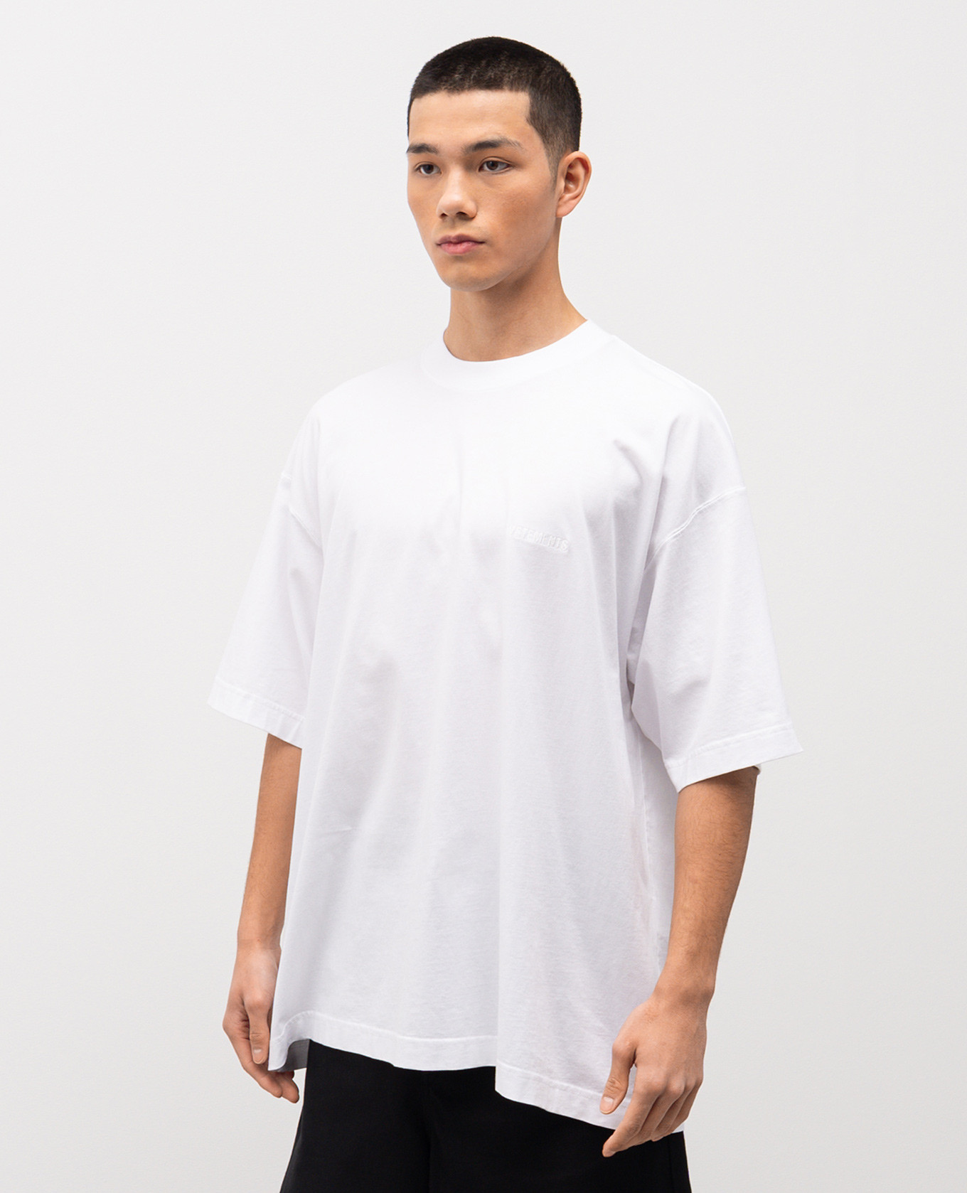 

White straight-cut T-shirt with logo embroidery Vetements