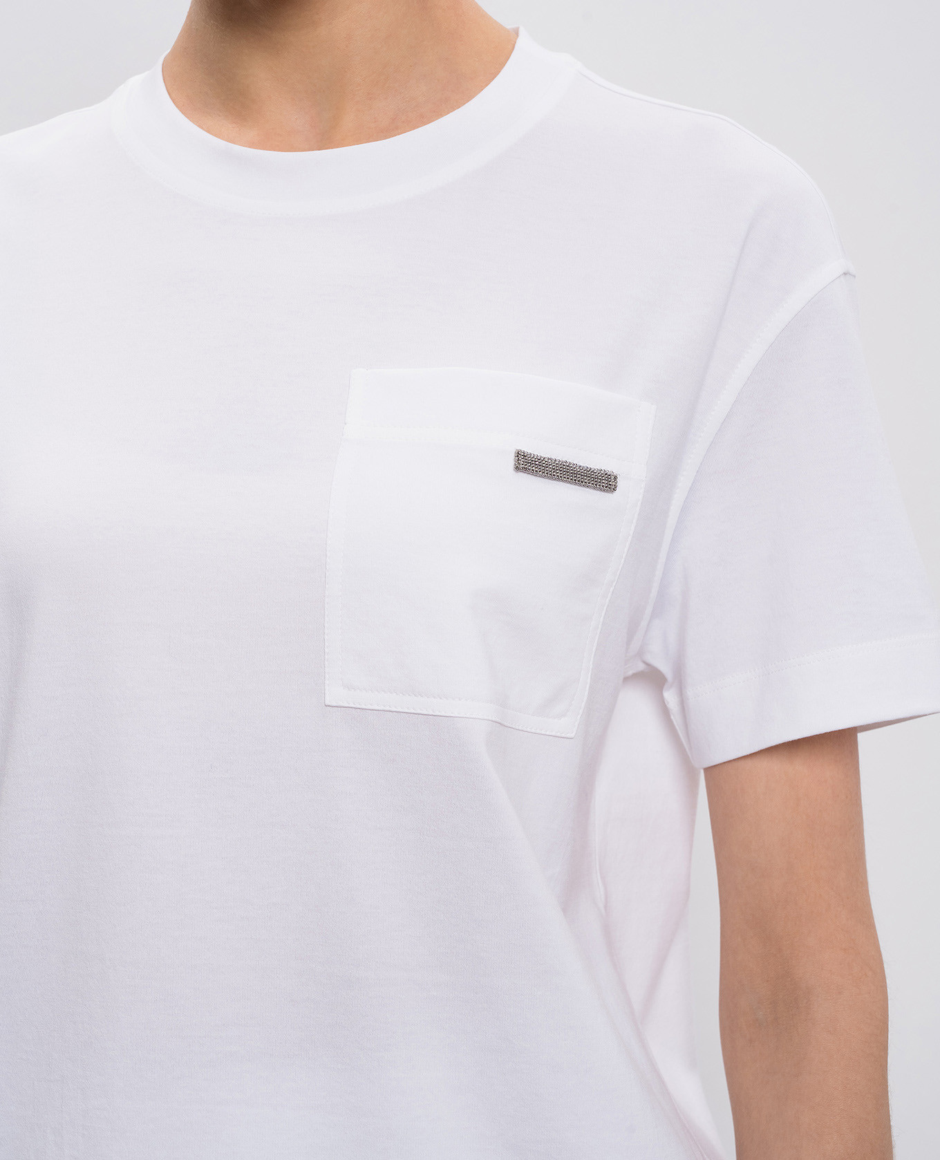 White T-shirt with a monil chain Brunello Cucinelli 5