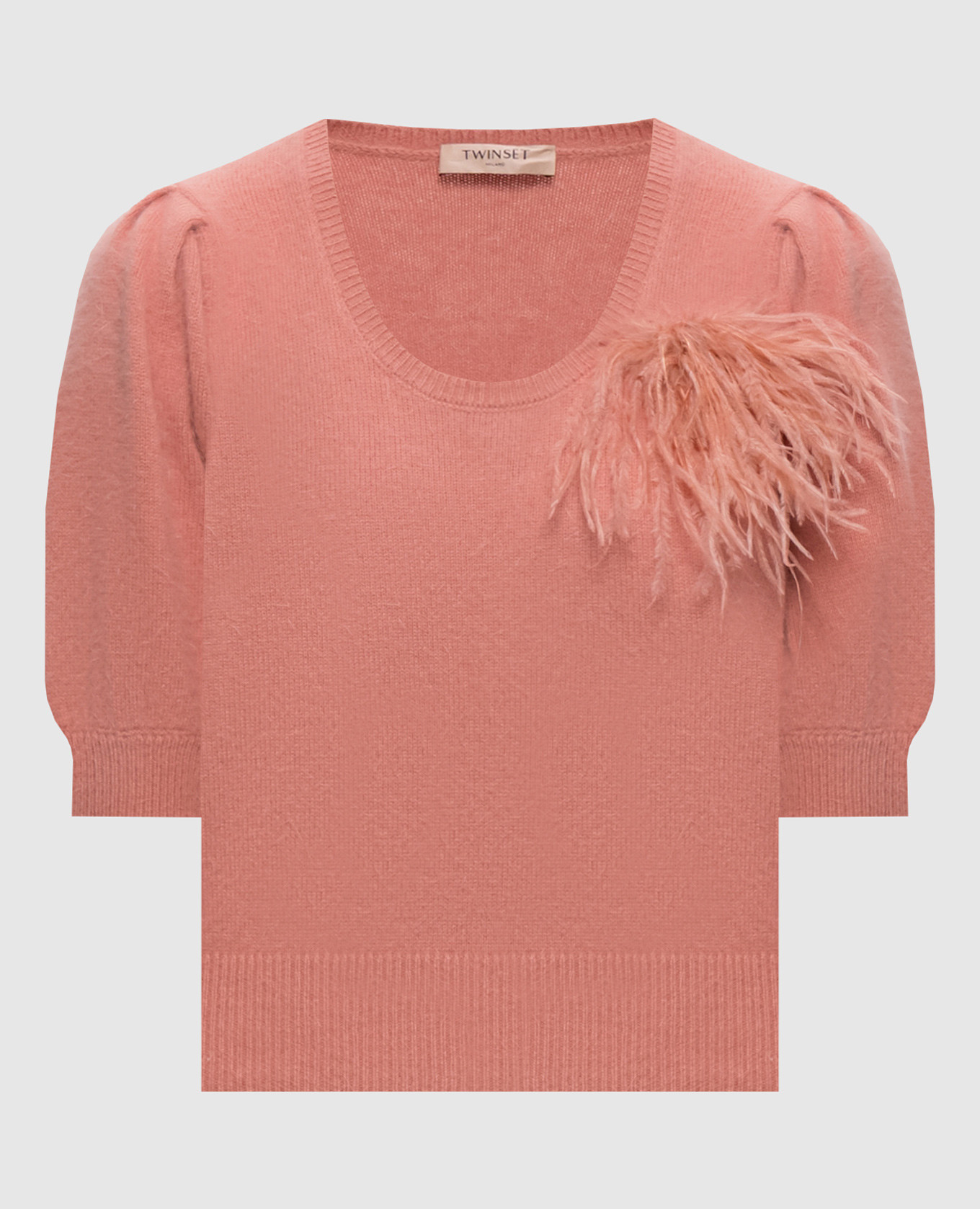 Pink wool jumper with brooch