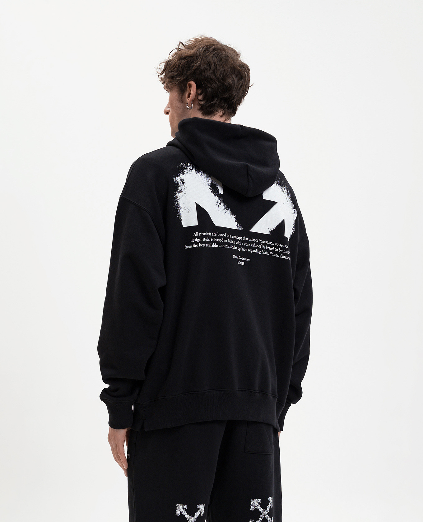 

Black hoodie with Half Arrow emblem Off-White