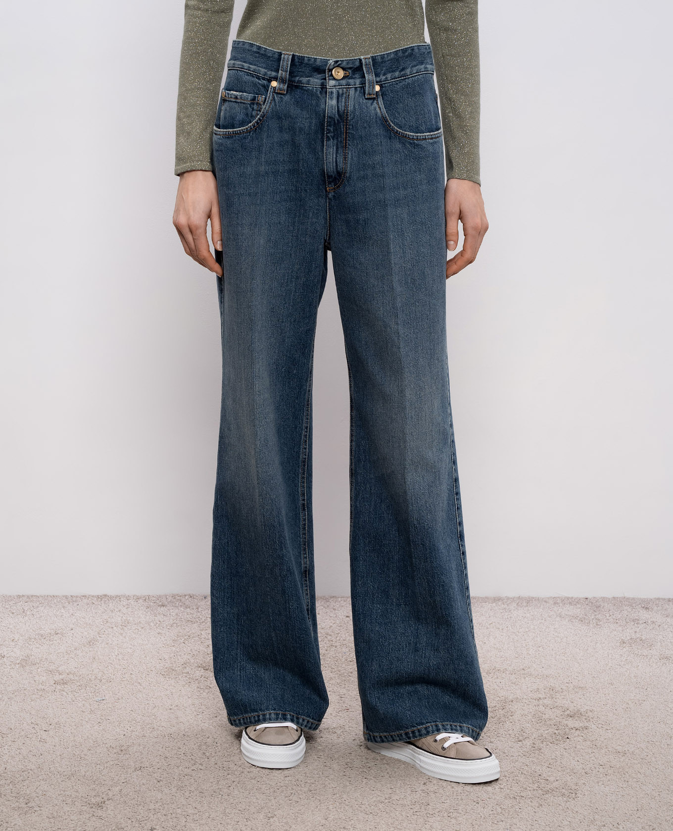 

Blue jeans with a patch Brunello Cucinelli