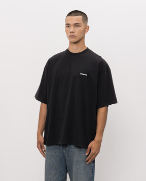 Vetements Black T-shirt with contrast logo print MH27TR144B