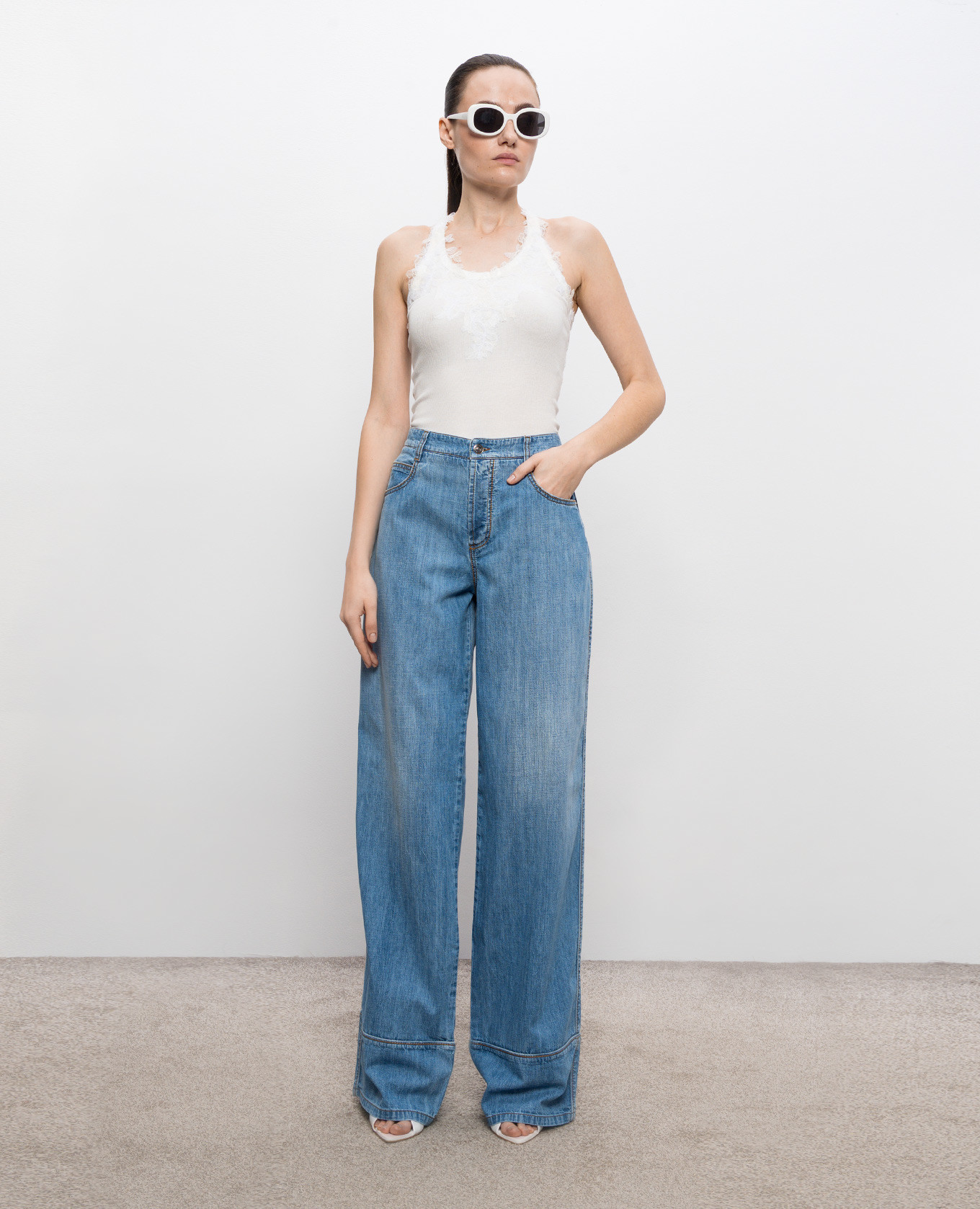 

Blue jeans with a worn effect Ermanno Scervino, Light blue