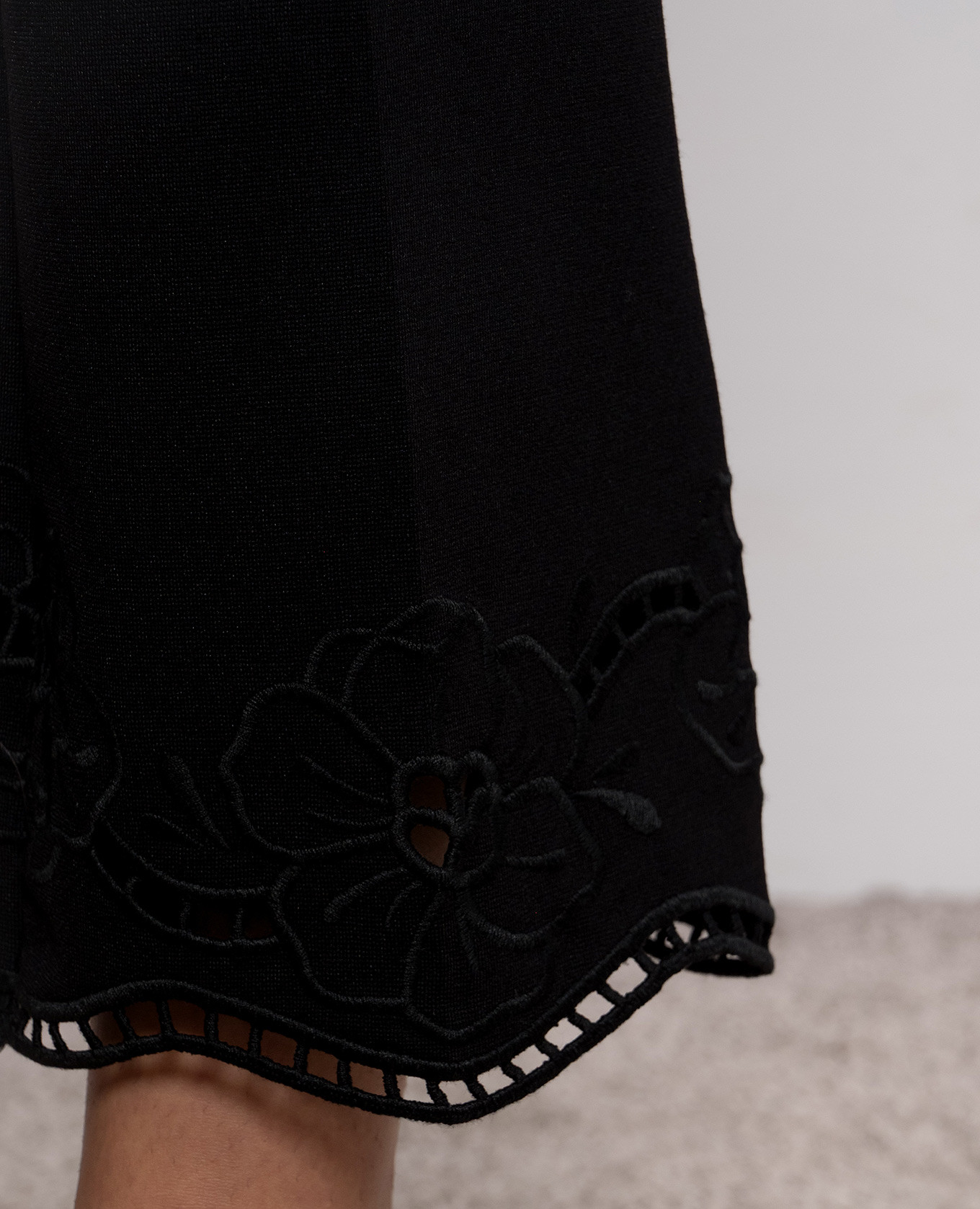 Black pants with embroidery Twinset 5