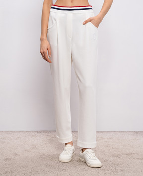 Brunello Cucinelli White sweatpants with logo patch MG927P9194