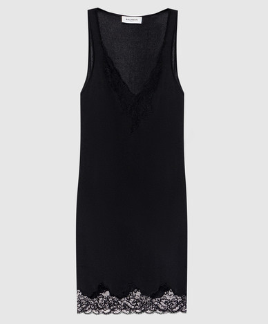 Schwarzes Kleid mit Spitze