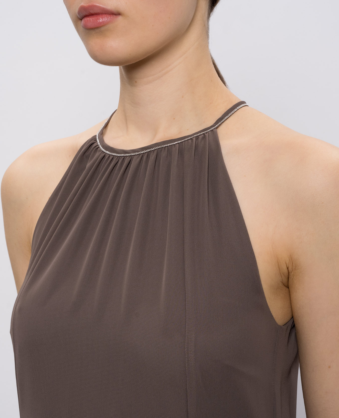 

Brown dress with monil chain Peserico