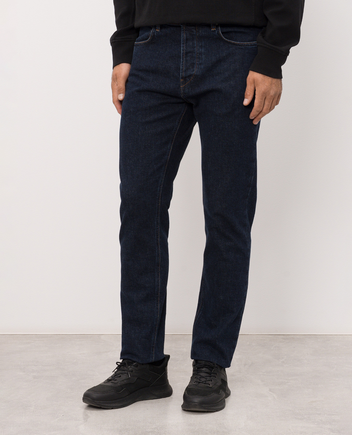 Blue jeans with a patch Stone Island 3