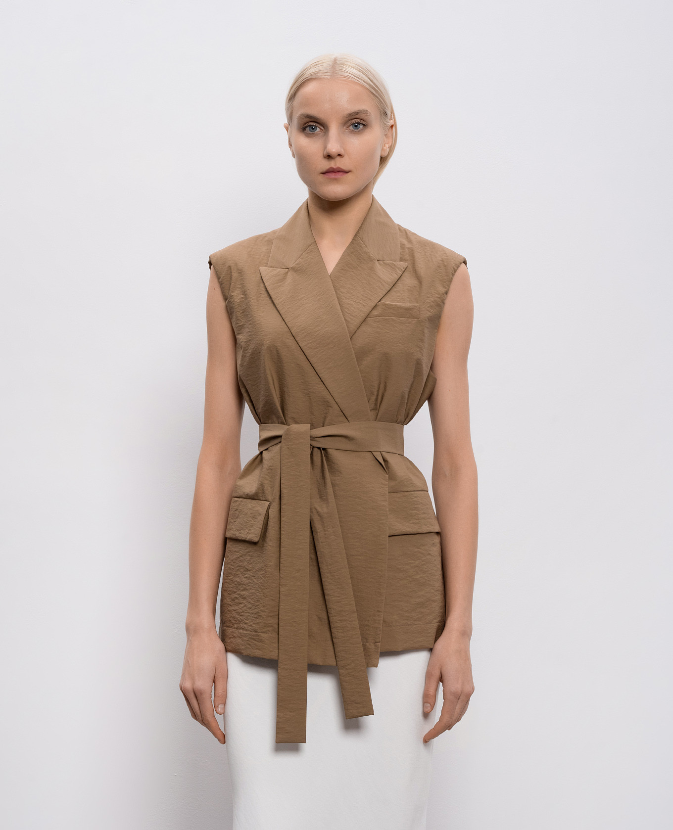 Brown waistcoat with a monil chain Brunello Cucinelli 3