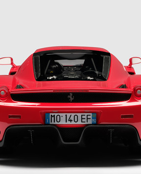Amalgam Red souvenir in the shape of a Ferrari Enzo car M5939