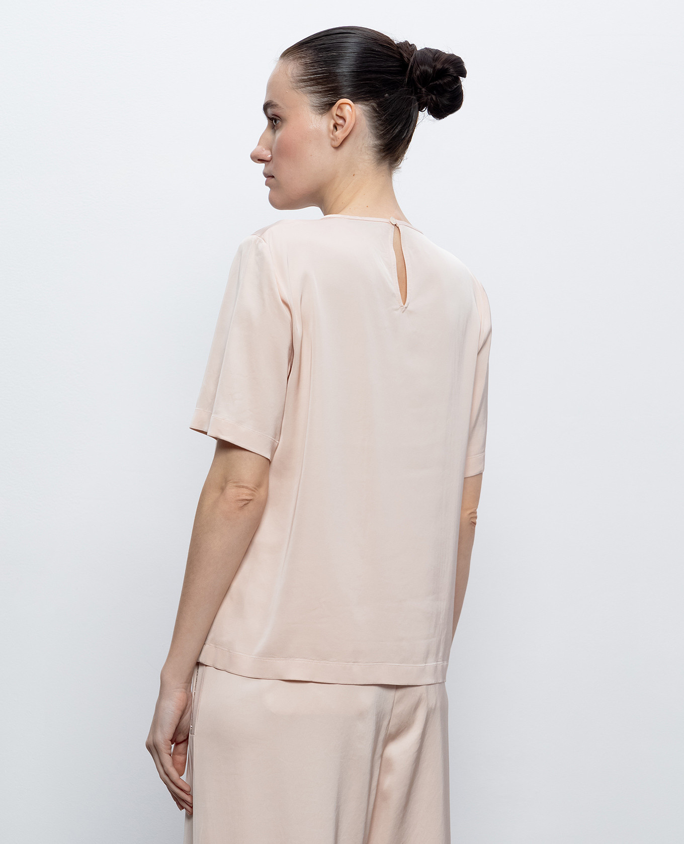 

Pink T-shirt with a monil chain Peserico