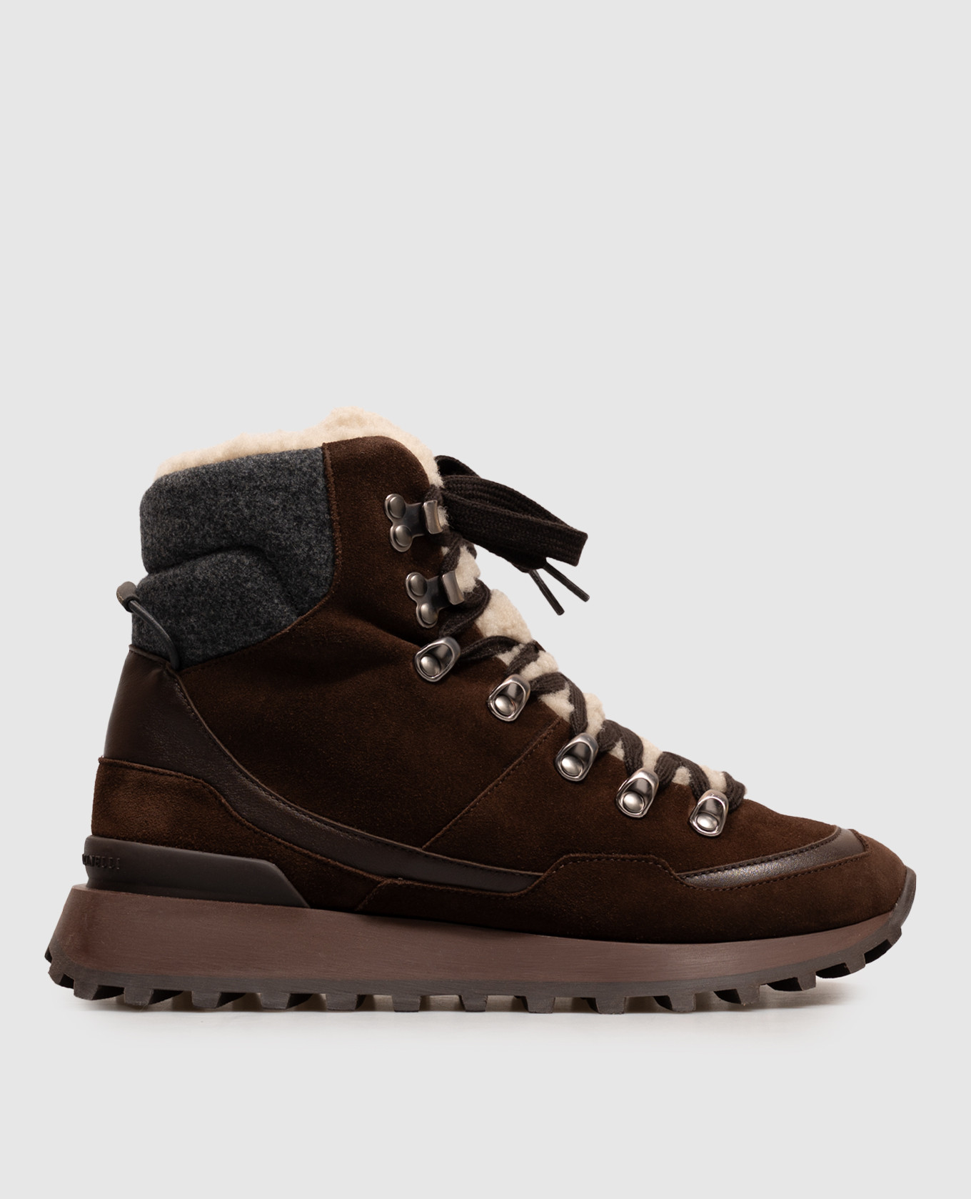 Brown suede boots with fur
