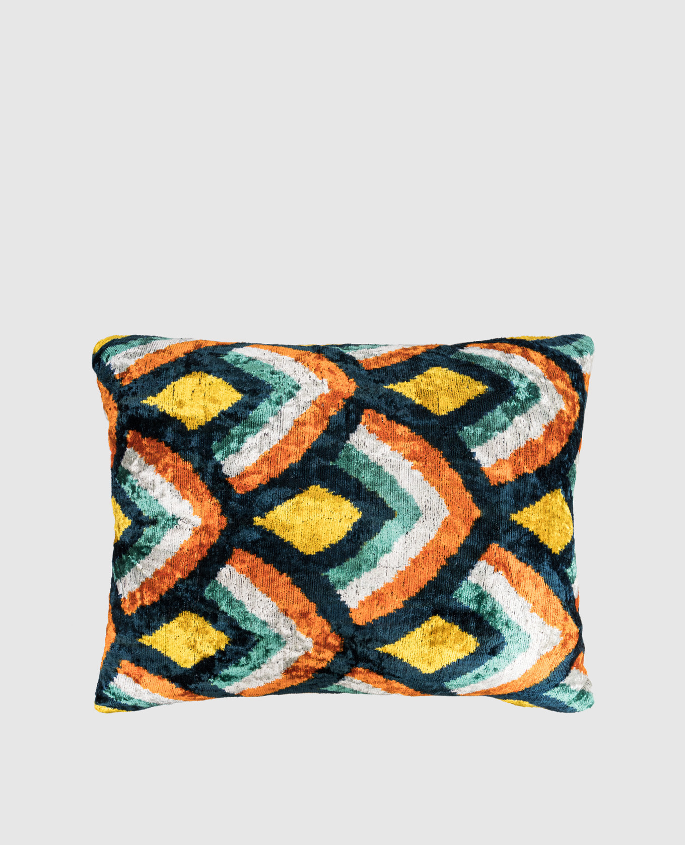 

Decorative silk pillow Les Ottomans, White