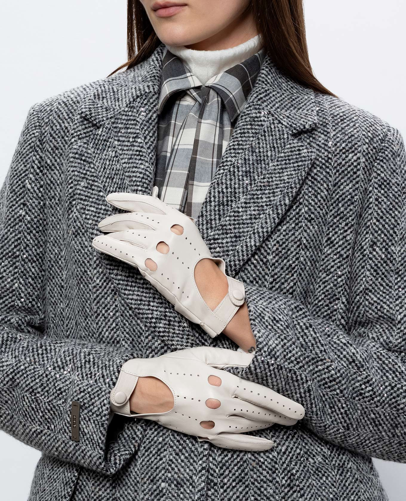 Beige leather gloves with perforations Sermoneta Gloves 2