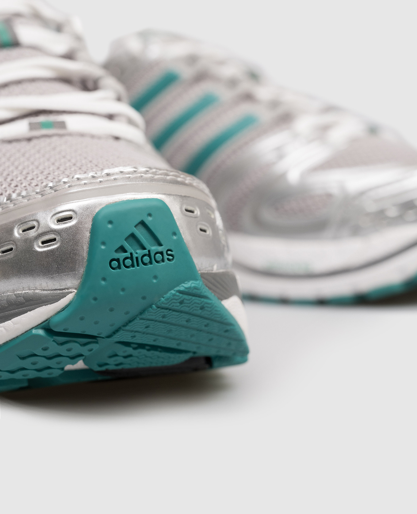Adistar Control 5 grey sneakers Sporty & Rich 5