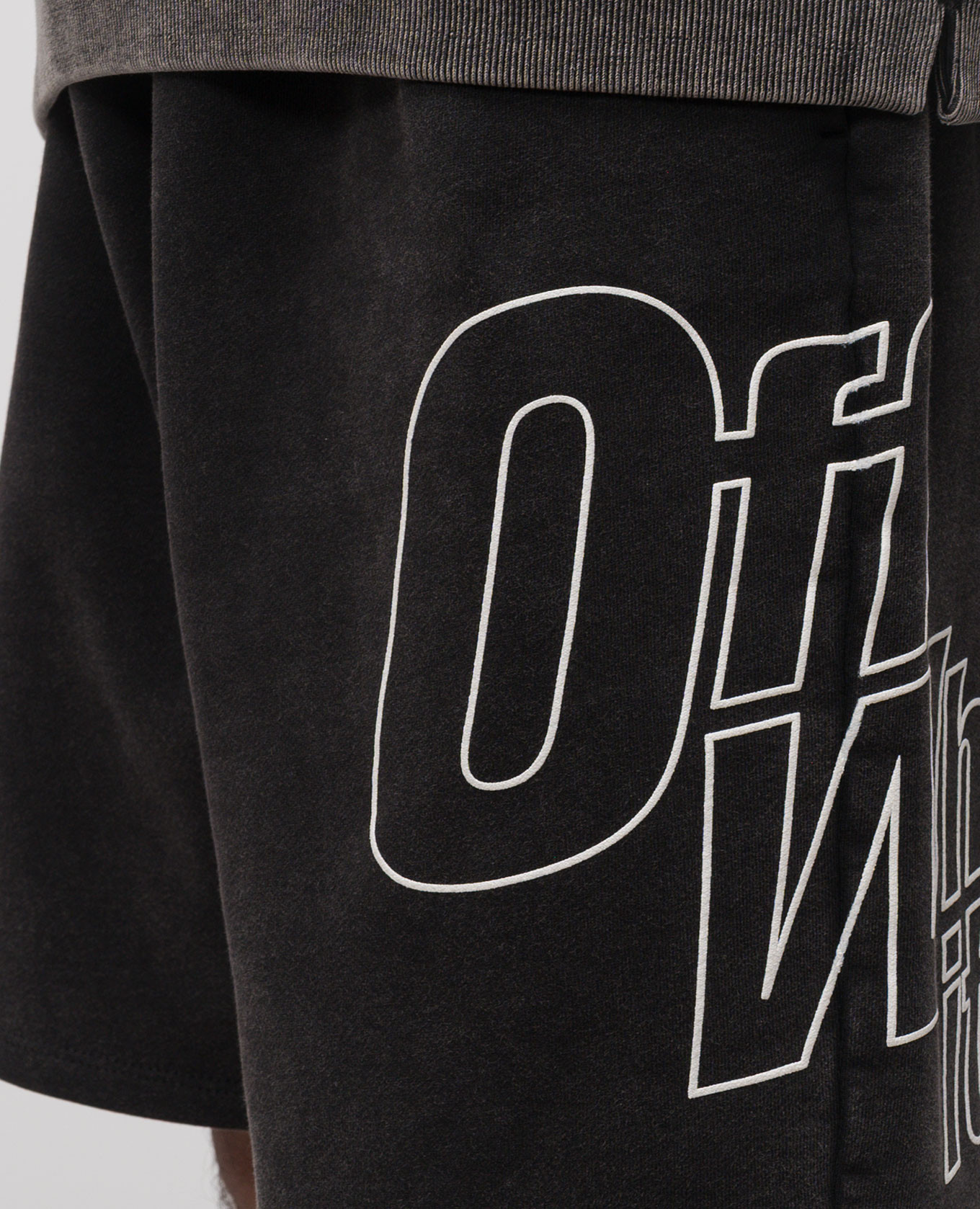 

Grey shorts with logo Off-White