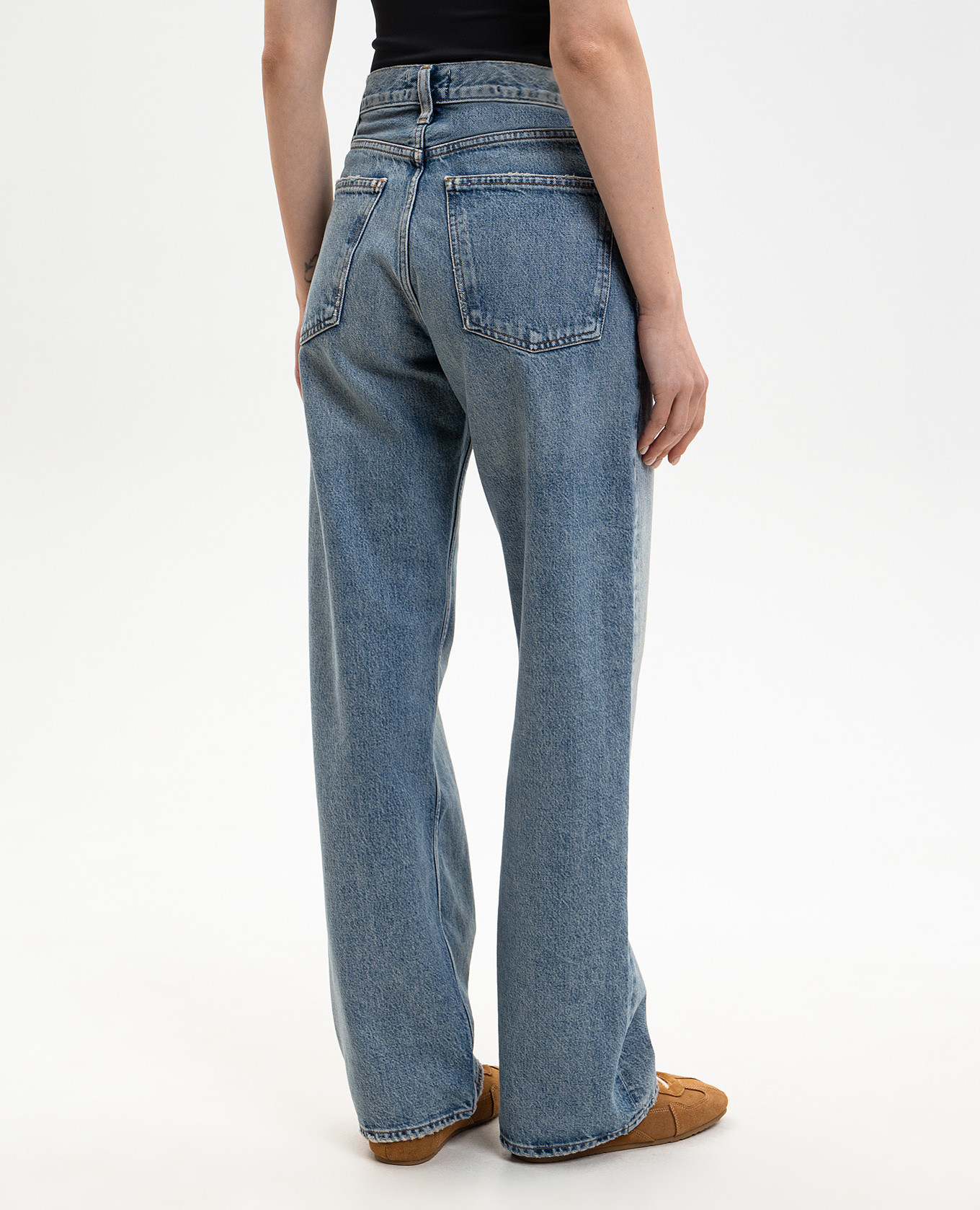 

Criss Cross Blue Distressed Jeans AGOLDE