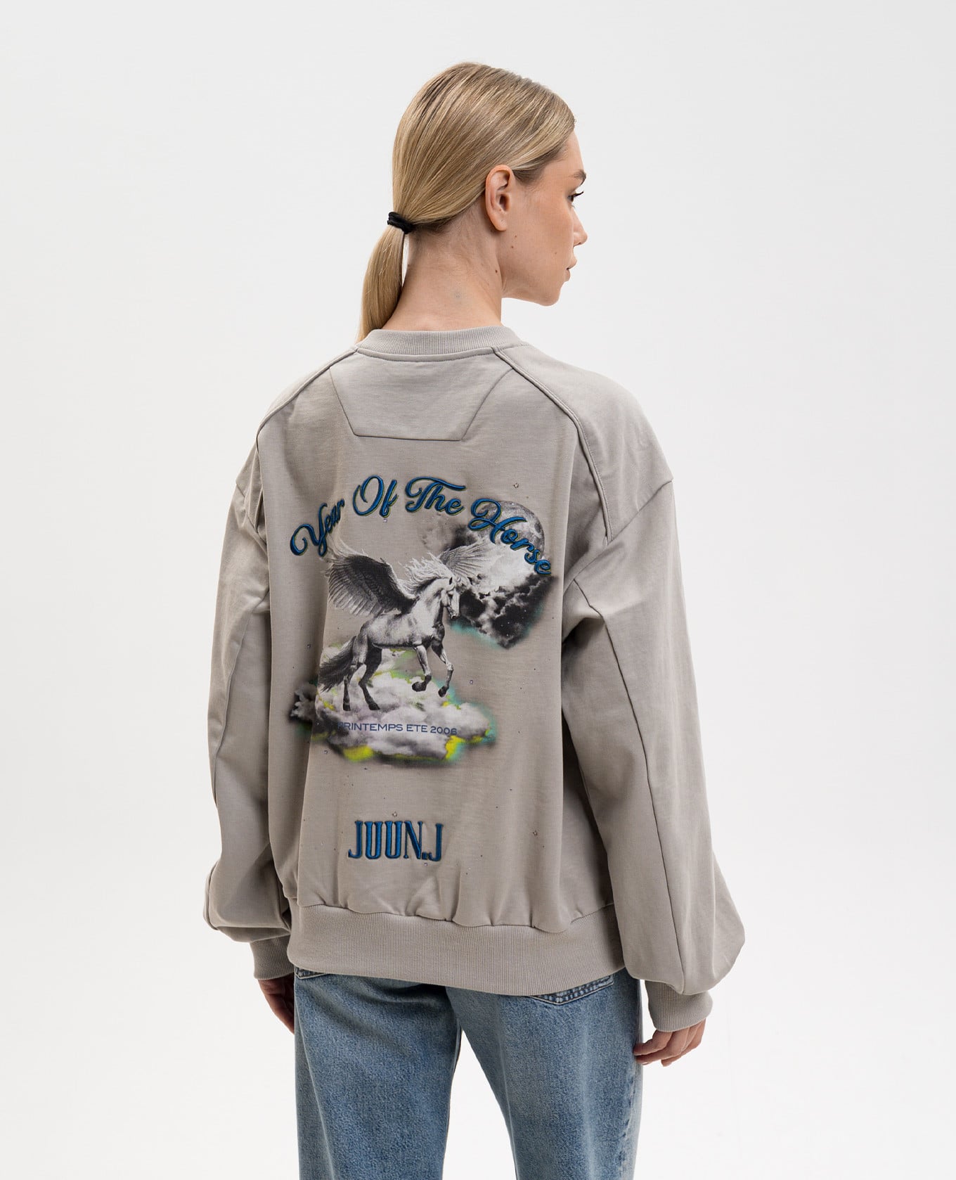 

Gray sweatshirt with print Juun.j, Grey